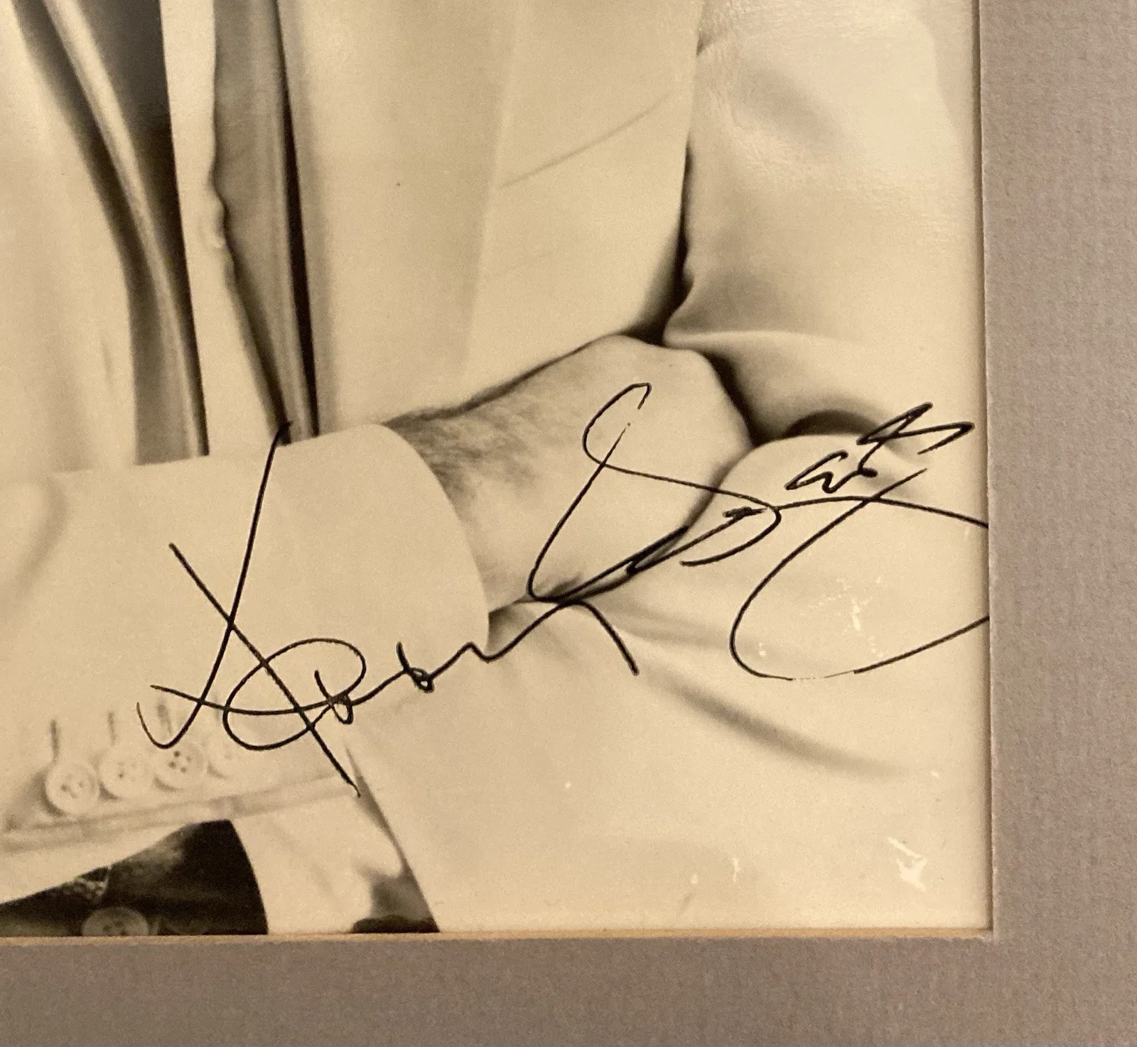 Kenny Rogers Signed Autographed B/W 8x10 Photo The Gambler Country Singer Matted, изображение 2