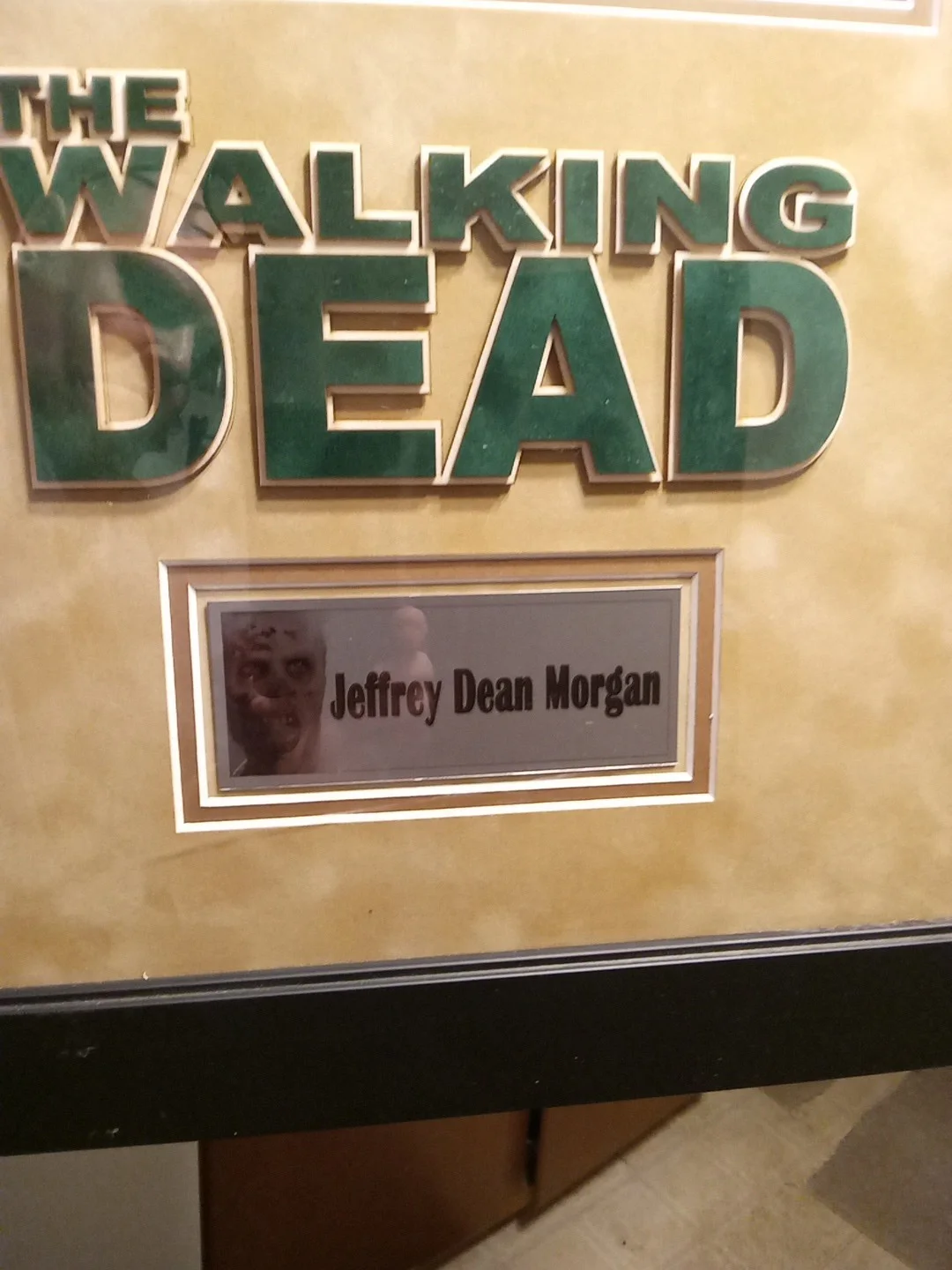 Jeffrey Dean Morgan — Jeffrey Dean Morgan Signed Original Photo The Walking Dead TV Memorabilia, image 3