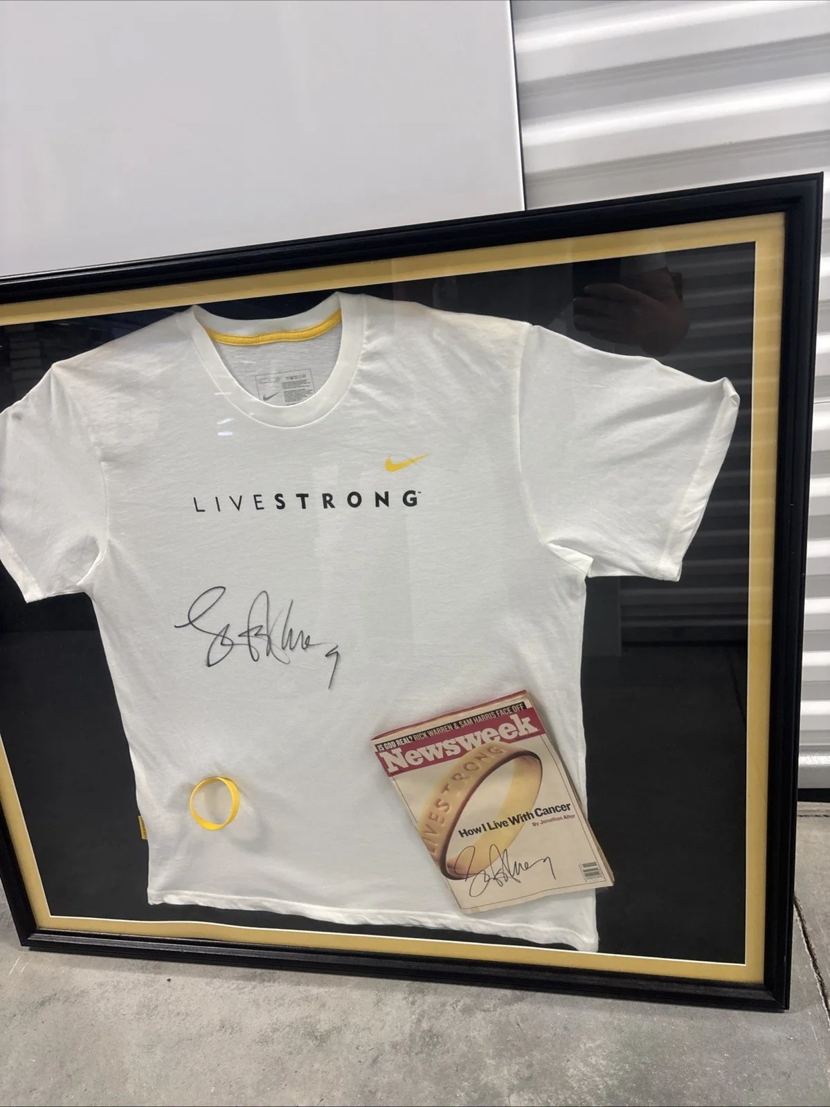 Lance Armstrong Live Strong Newsweek Signature Autograph Wow, image 3