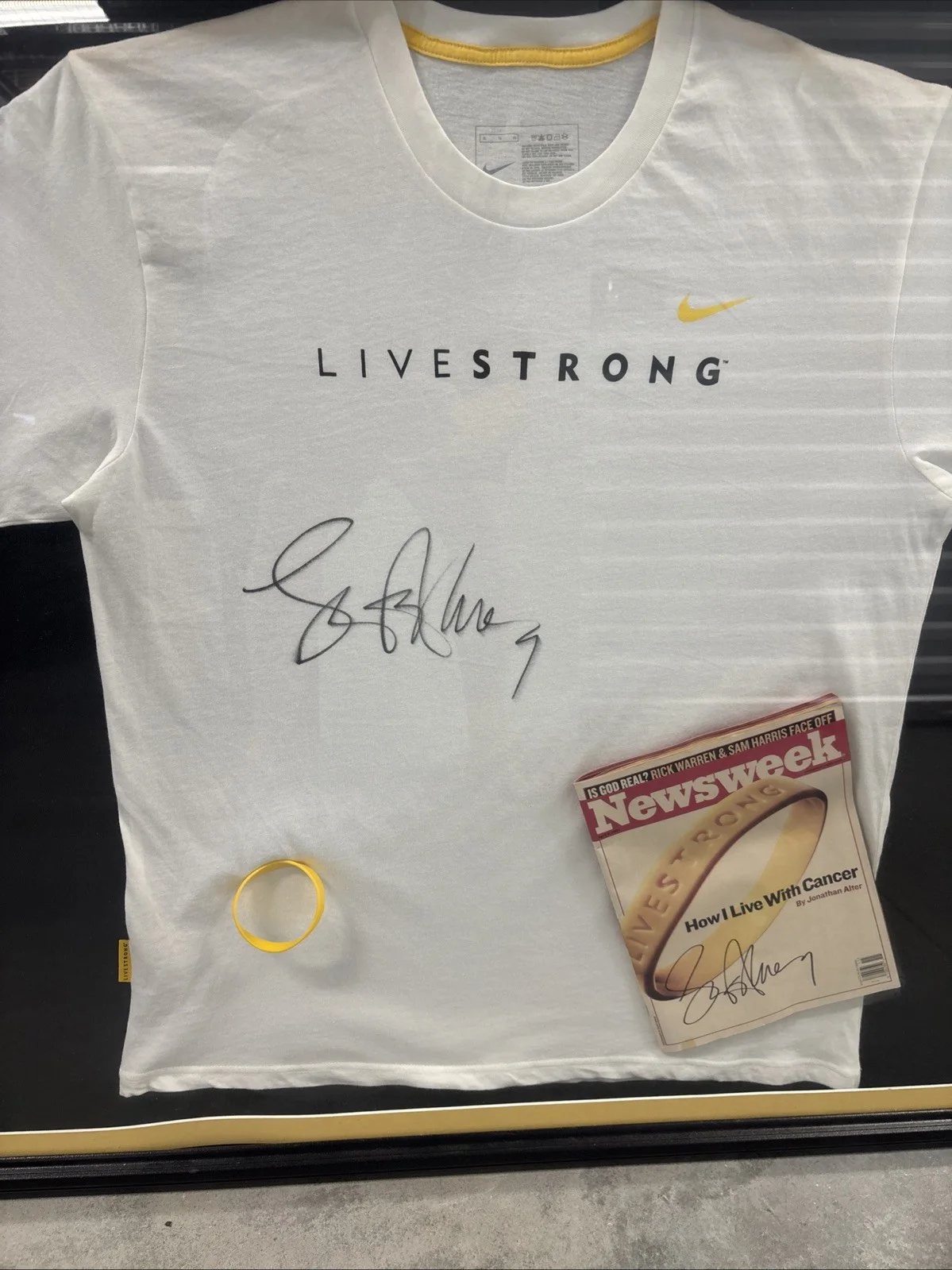 Lance Armstrong Live Strong Newsweek Signature Autograph Wow, image 4