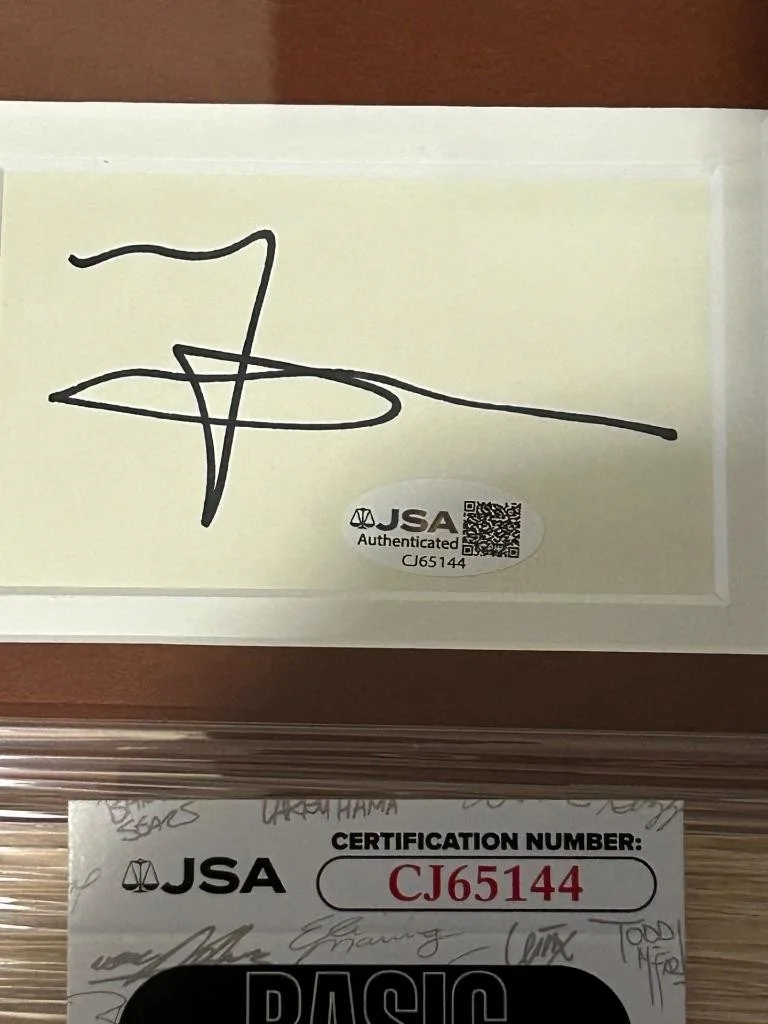 MATTHEW MCCONAUGHEY — MATTHEW MCCONAUGHEY TEXAS LONGHORNS RARE SIGNED CUT 12x13 CUSTOM FRAME JSA COA, image 2