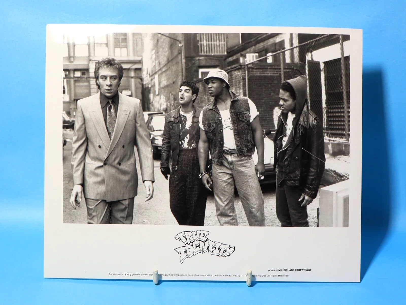 4 x 1991 True Identity MOVIE Scenes Original B&W Photographs Touchstone 10x8", изображение 5