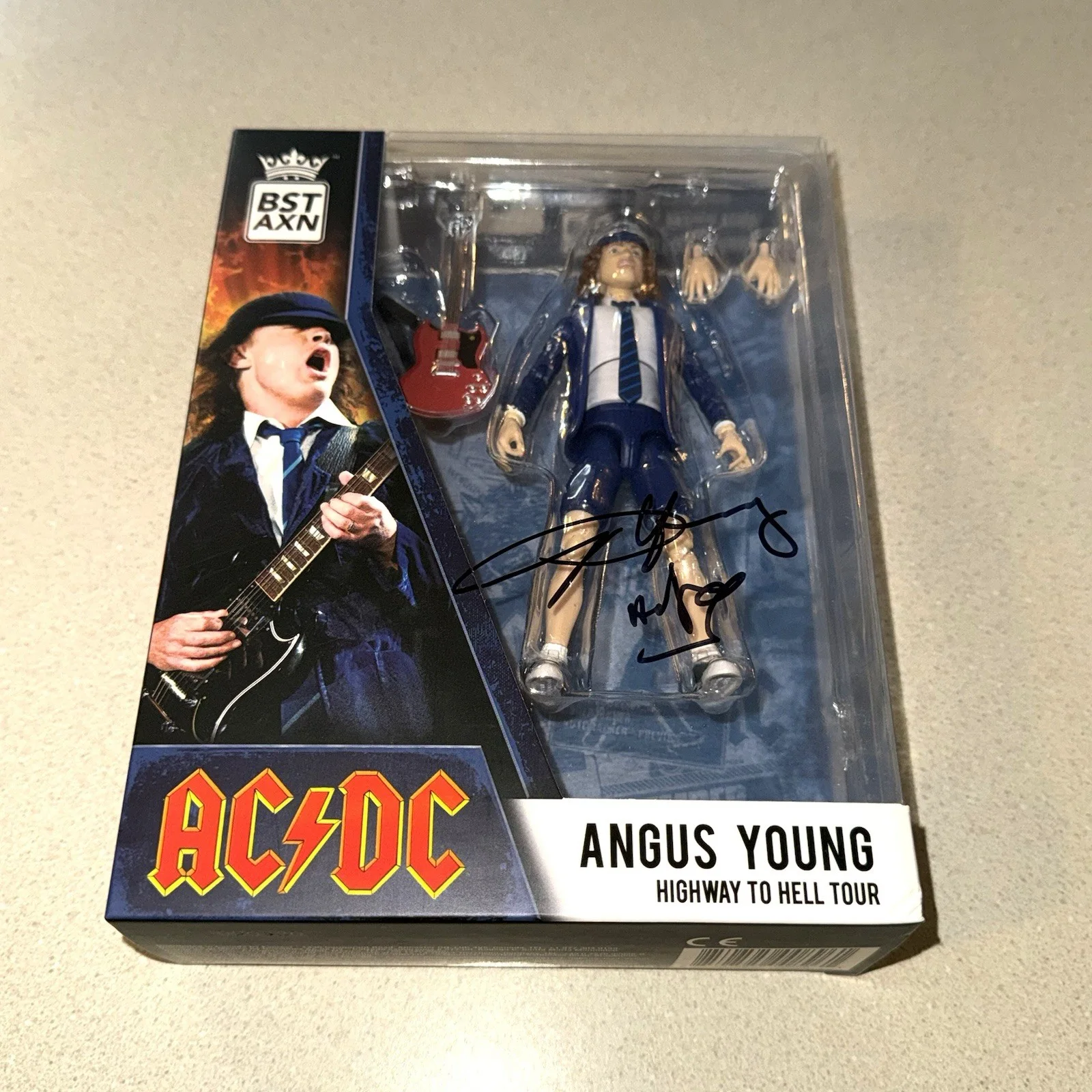 ANGUS YOUNG AC/DC signed autographed BST AXN HIGHWAY TO HELL FIGURE BECKETT COA, image 3