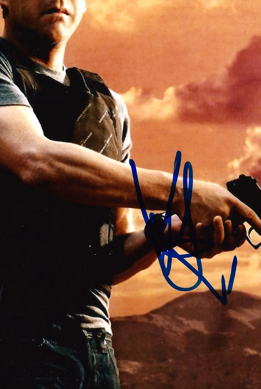 Kiefer Sutherland — Kiefer Sutherland signed 24 8x10 photo in person. Live Another Day, image 2