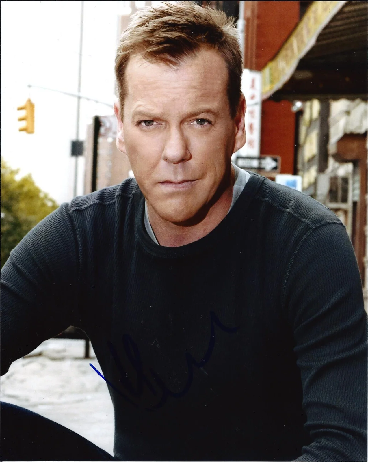 Kiefer Sutherland — Kiefer Sutherland signed 24 8x10 photo in person - Live Another Day