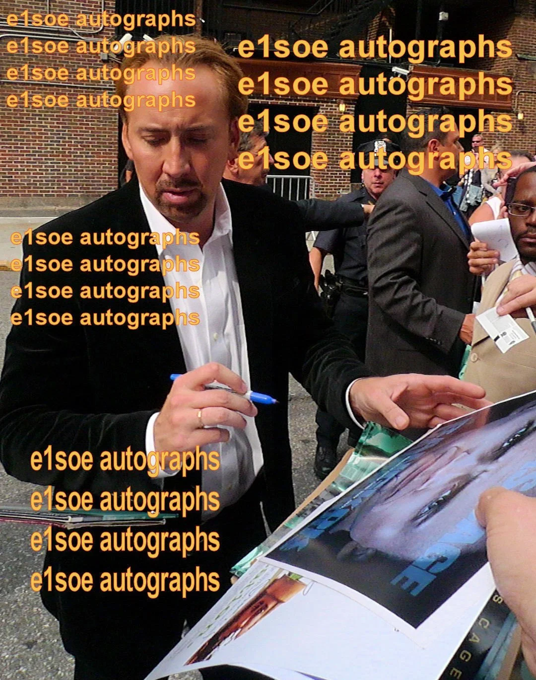 Nicolas Cage — Nicolas Cage signed Bangkok Dangerous 8x10 photo - In Person Photo Proof, изображение 2