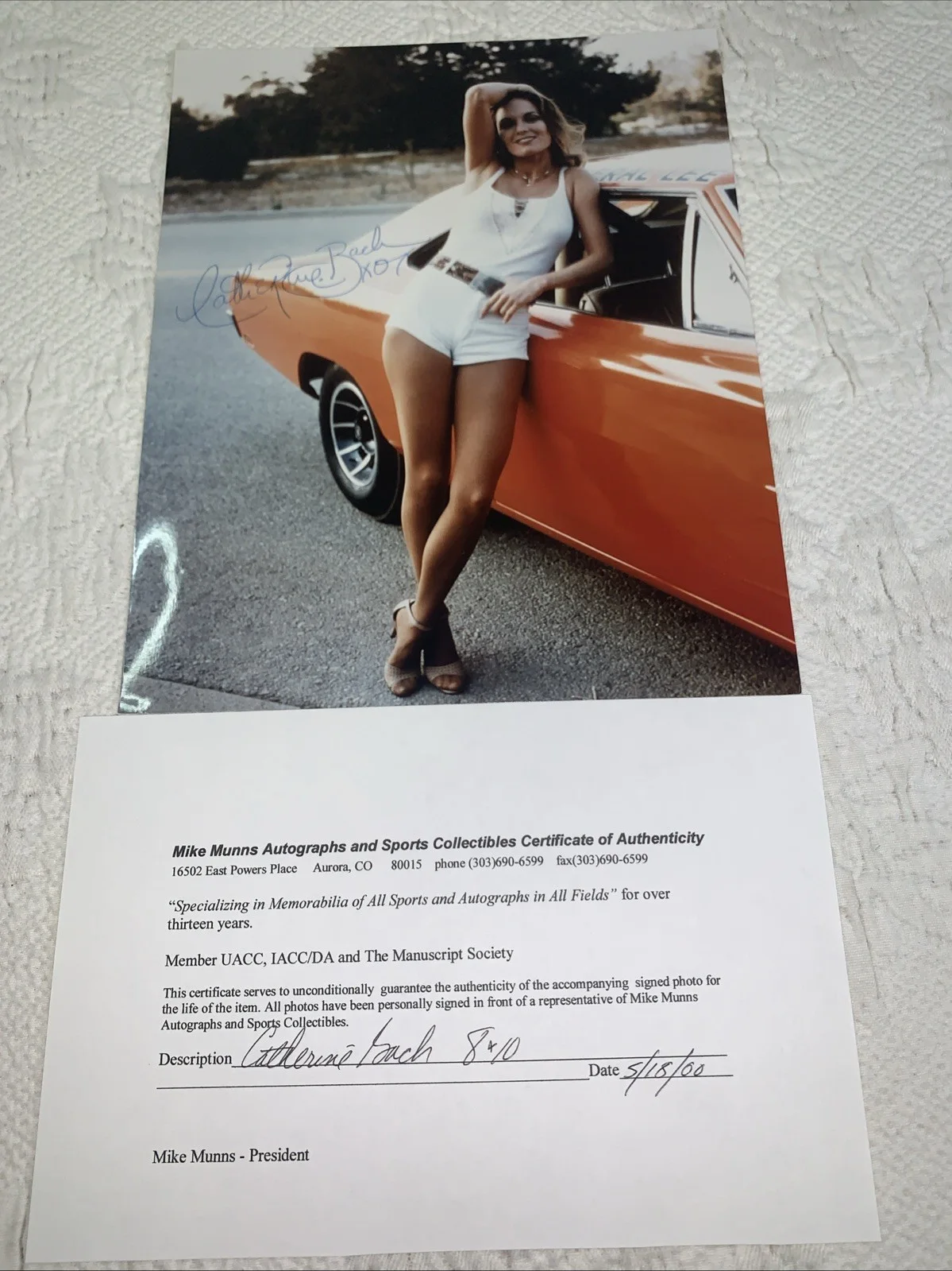 Catherine Bach — Catherine Bach Signed Photo Daisy Dukes Of Hazzard COA 8x10 General Lee, изображение 2
