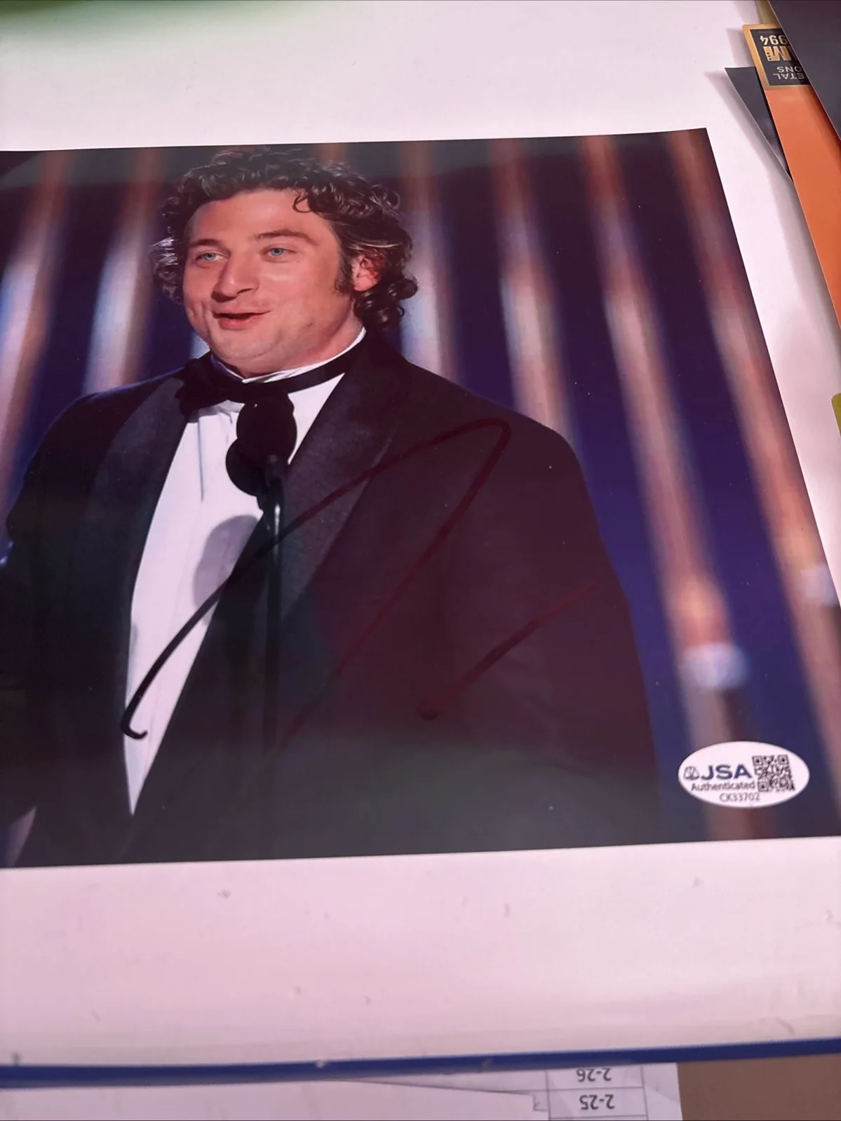 Jeremy Allen White — Jeremy Allen White Shameless Signed Autographed 8x10 Photo JSA COA, изображение 2