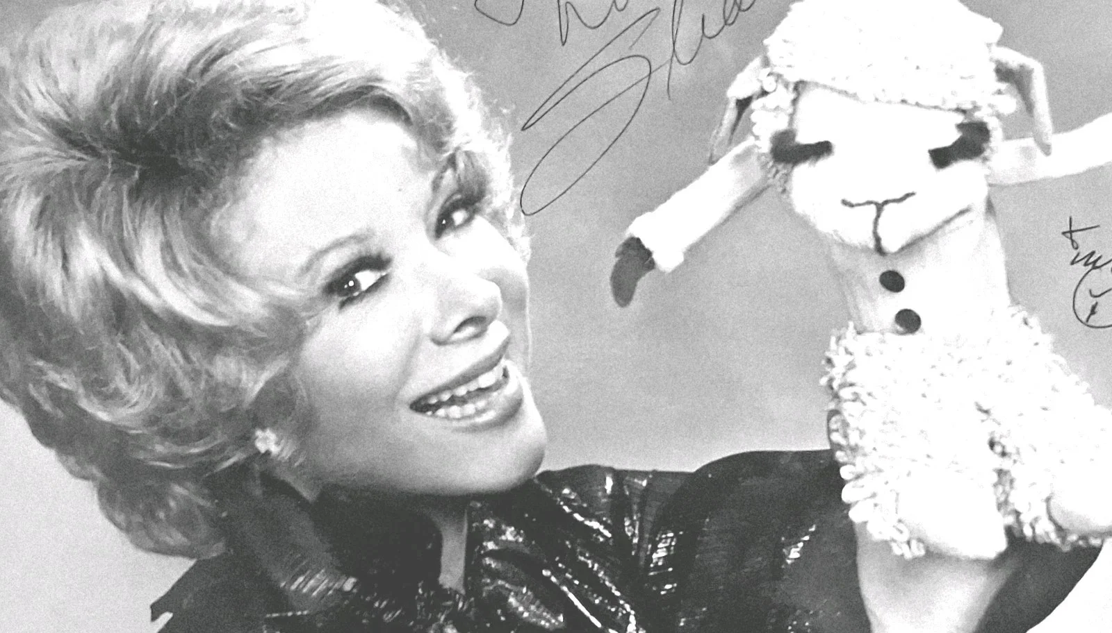 Shari Lewis, Lamb Chop — Shari Lewis Signed 8x10 Photo Lamb Chop Ventriloquist Puppet Mercedes Provenance, image 4