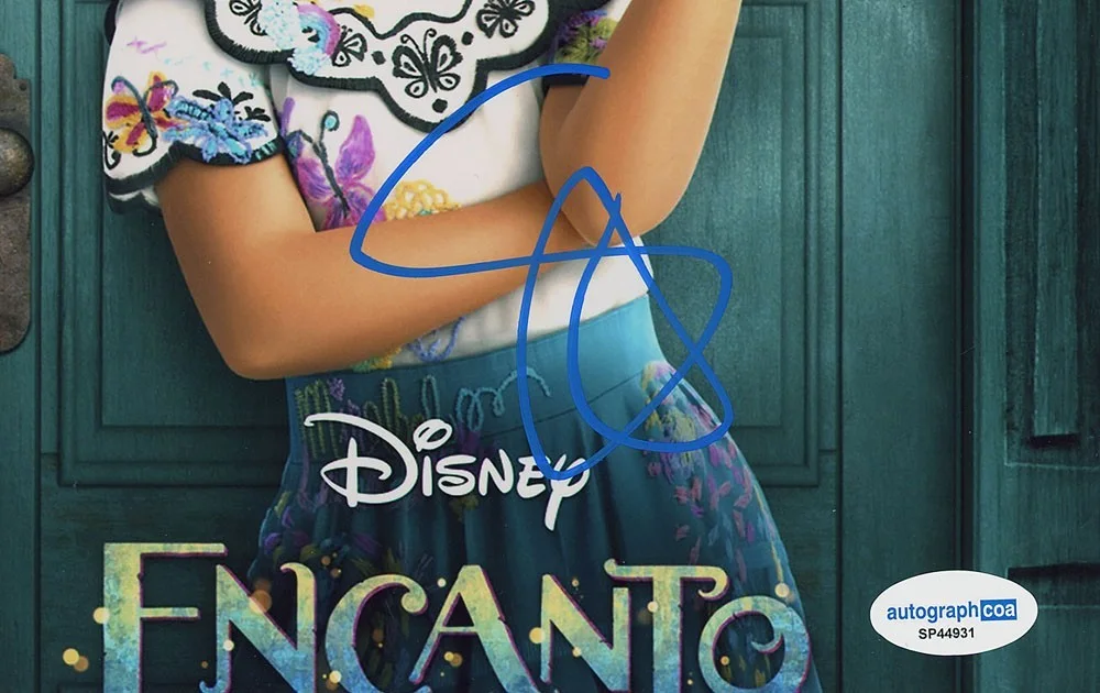Stephanie Beatriz — Stephanie Beatriz signed "ENCANTO" 8x10 Photo EXACT PROOF Autograph Mirabel ACOA, изображение 5
