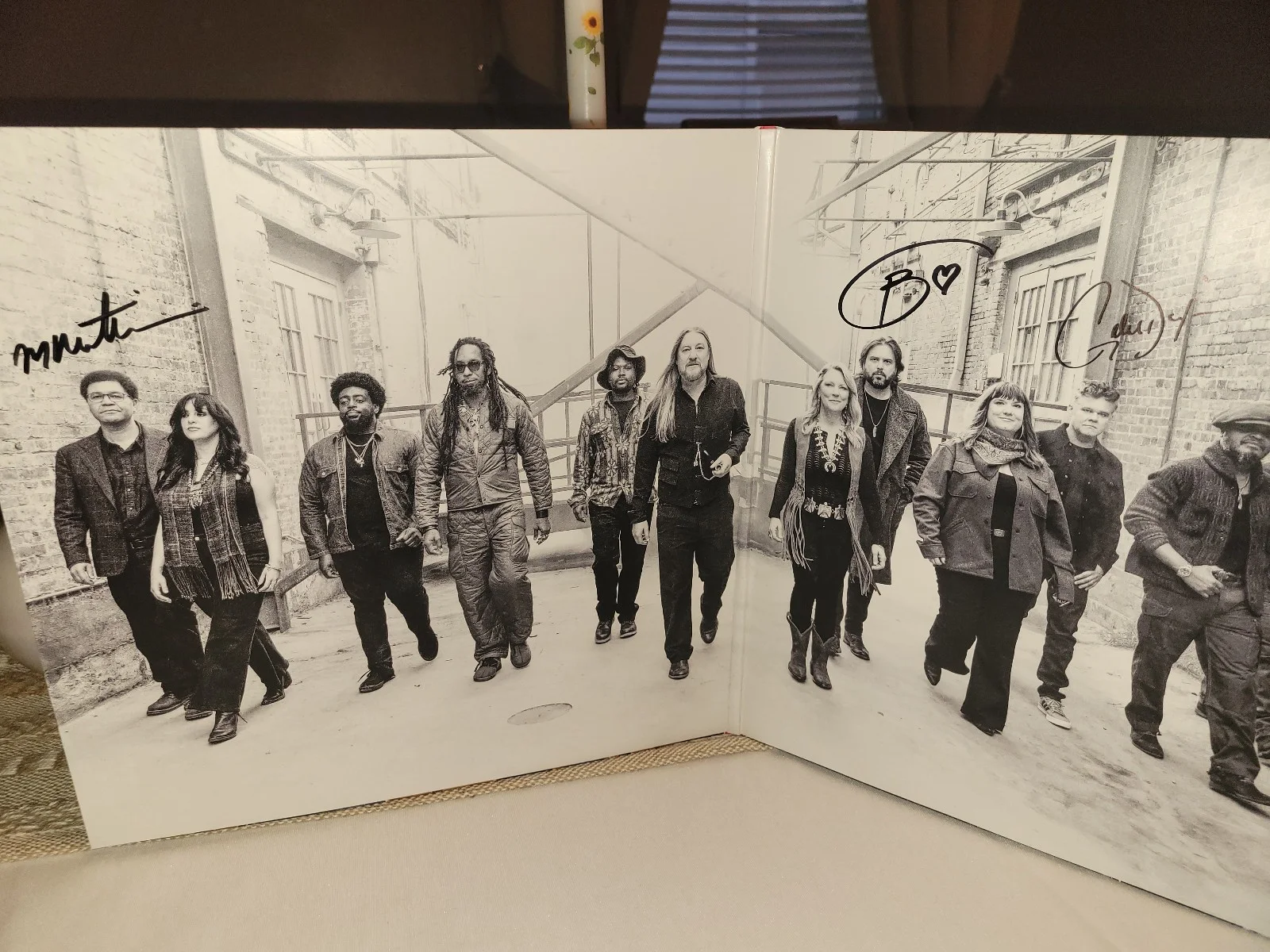 TEDESCHI TRUCKS BAND/FUTURE SOUL Signed Vinyl Record (Susan & Derek plus)3/22/26, image 4