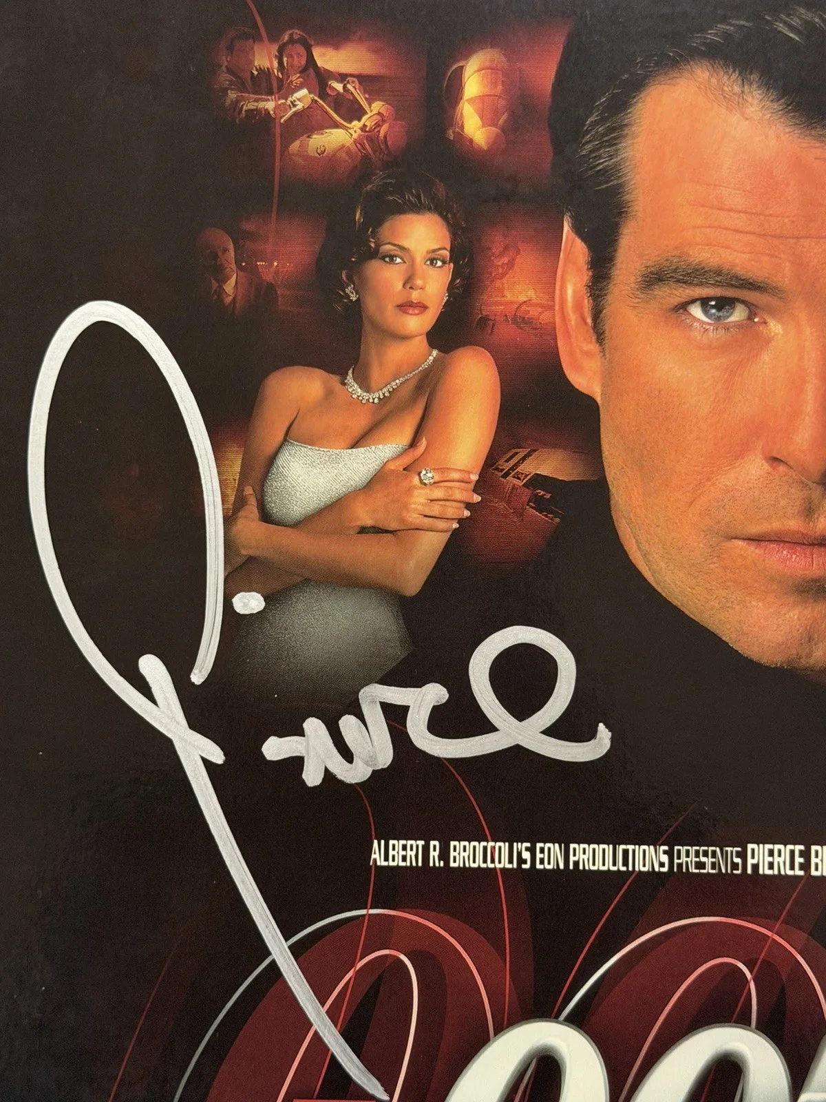 Pierce Brosnan — PIERCE BROSNAN SIGNED JAMES BOND 007 TOMORROW NEVER DIES L.D. BECKETT COA, изображение 3