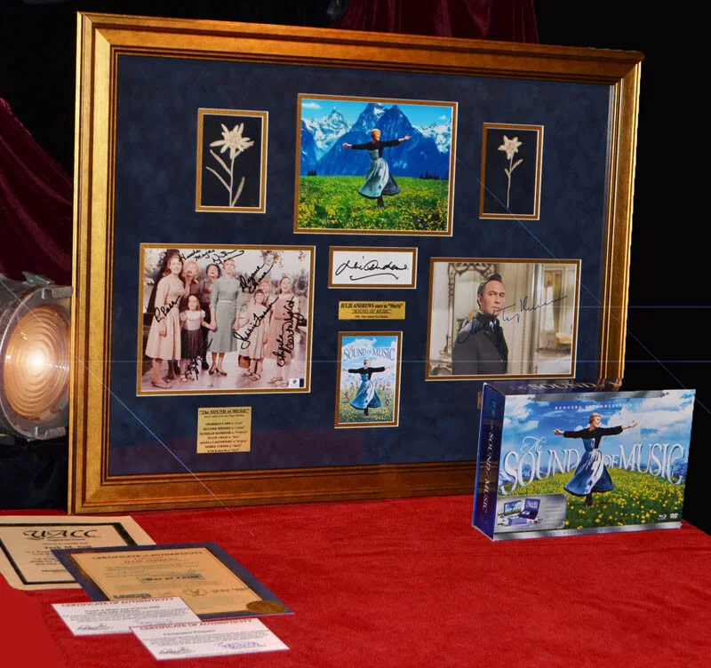 JULIE ANDREWS, CHRISTOPHER PLUMMER & 7 CHILDREN — JULIE ANDREWS Signed SOUND OF MUSIC + Entire CAST Autographs, COA UACC Frame DVD