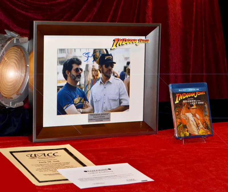 STEVEN SPIELBERG, GEORGE LUCAS — INDIANA JONES Signed STEVEN SPIELBERG, GEORGE LUCAS Autograph FRAME DVD COA UACC, image 2