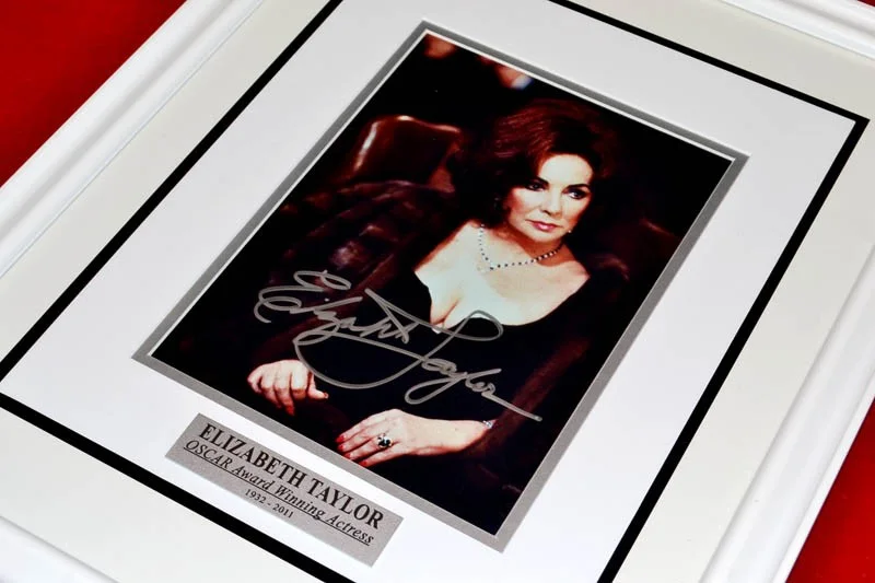 ELIZABETH TAYLOR — ELIZABETH TAYLOR Signed Liz AUTOGRAPH, Frame, CLEOPATRA DVD, Program UACC RD#228, image 3