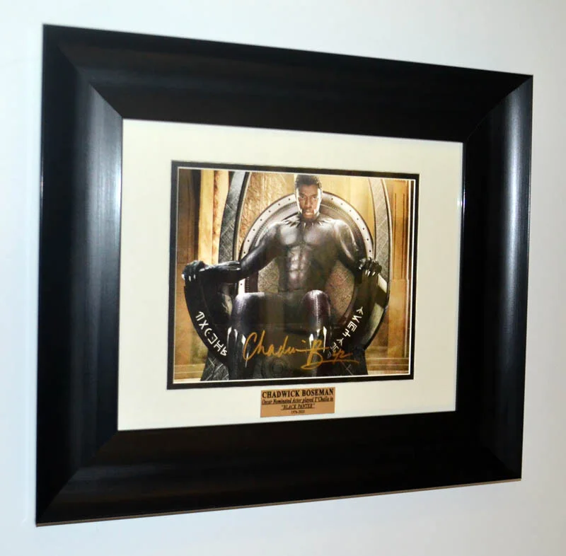 CHADWICK BOSEMAN — CHADWICK BOSEMAN Signed BLACK PANTHER AUTOGRAPH, COA, UACC, Frame, Plaque, DVD, image 2