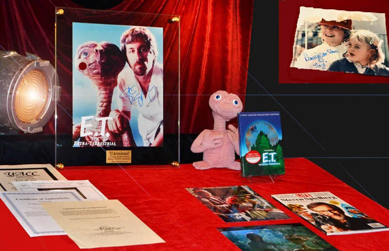 STEVEN SPIELBERG, DREW BARRYMORE, DEE WALLACE, HENRY THOMAS — Rare STEVEN SPIELBERG Signed E.T. Photo, 3 ET CAST Autographs, COA UACC DVD, Toy, изображение 2