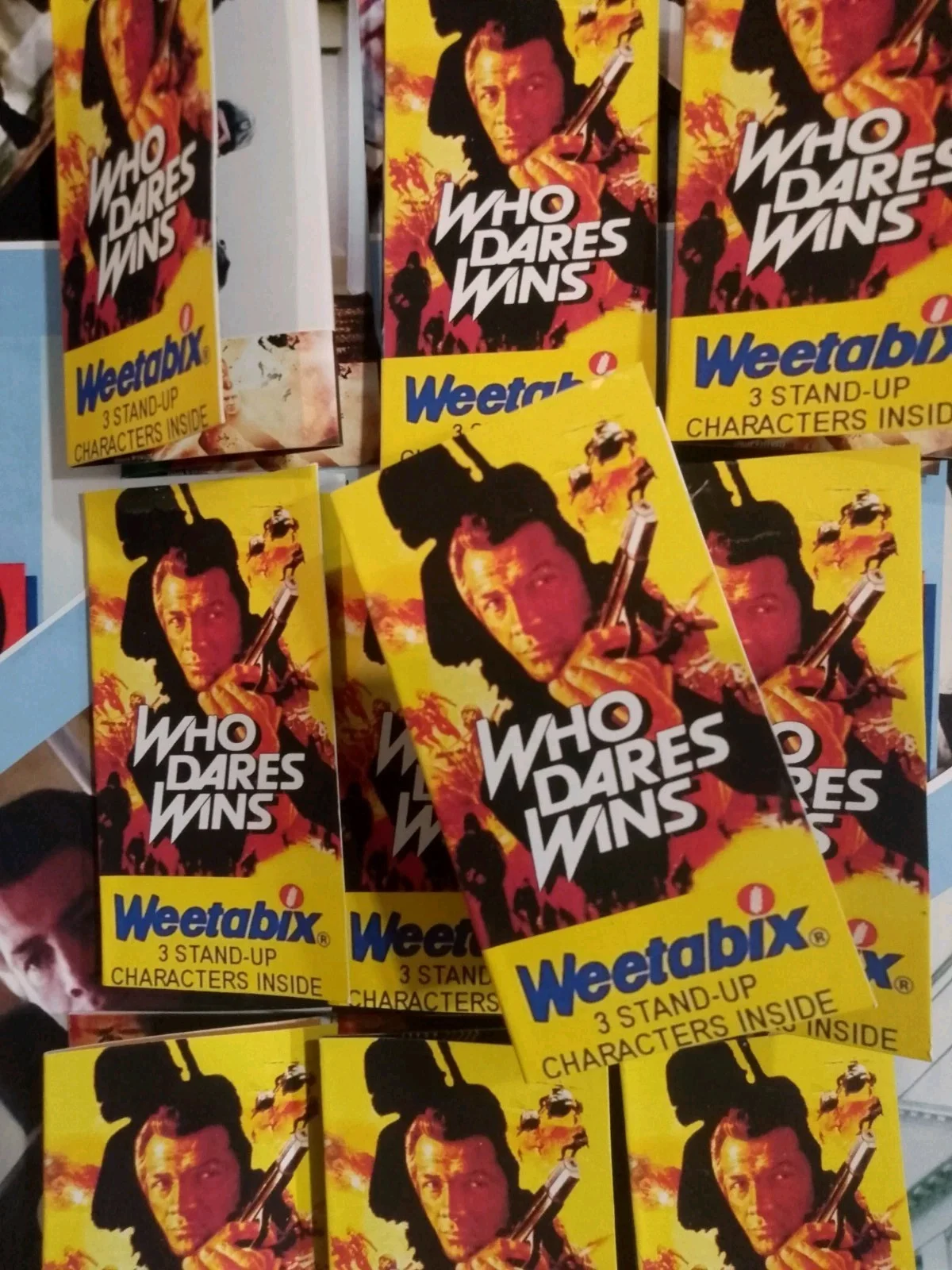 Who Dares Wins Bundle. 22 Lobby Cards, 1 Bookmark & 10 Free Weetabix Style Cards, изображение 2