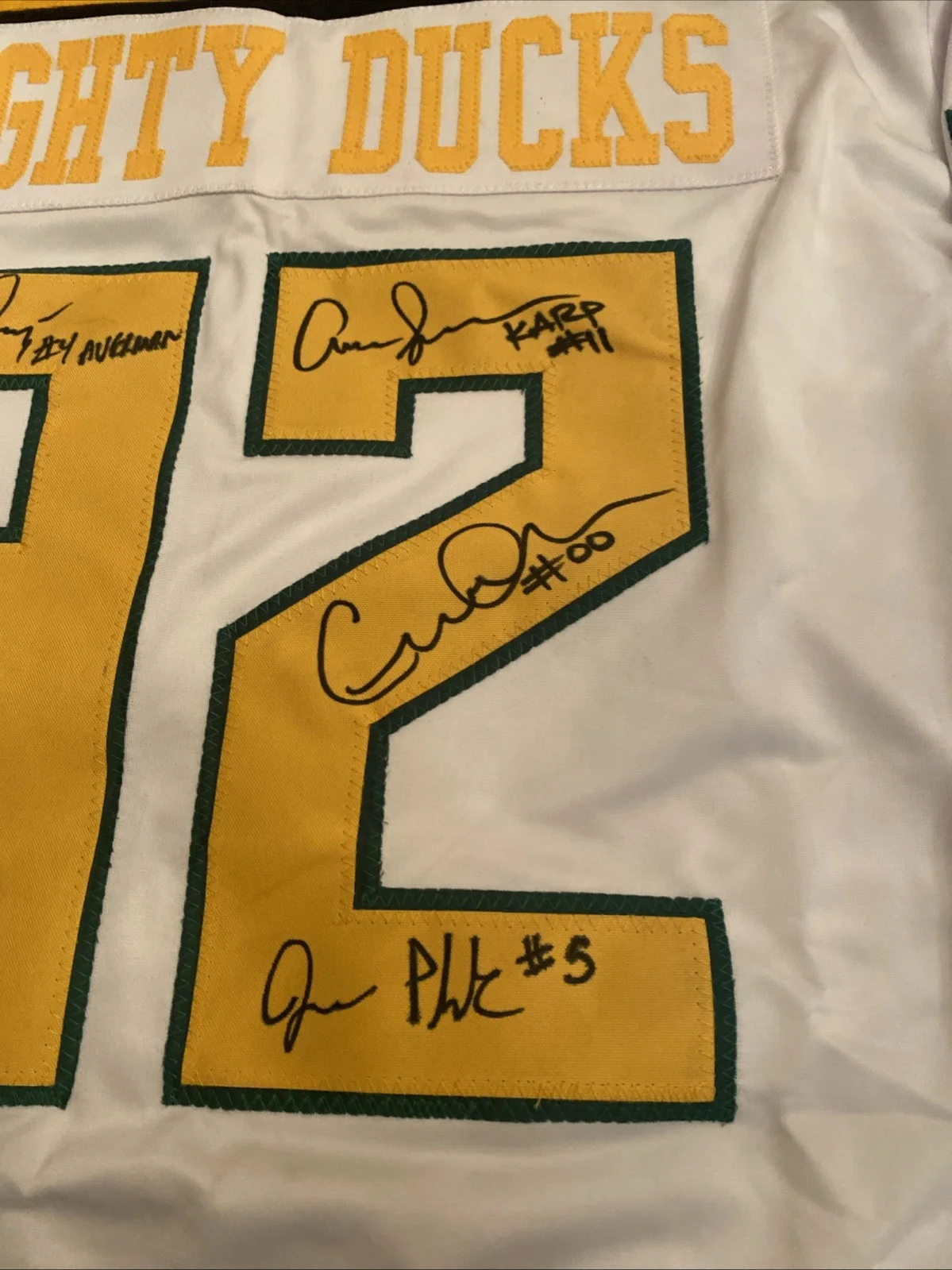 Doherty, Adams, Tamberelli, Schwartz, Henson, Plank — The Mighty Ducks Cast (Signed by 6 Members) Custom Hockey Jersey! Beckett COA, изображение 4