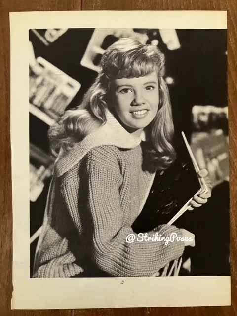 Vintage 1950s 1960s HAYLEY MILLS clippings film star actress 8x10'' LOT x3/326, изображение 2