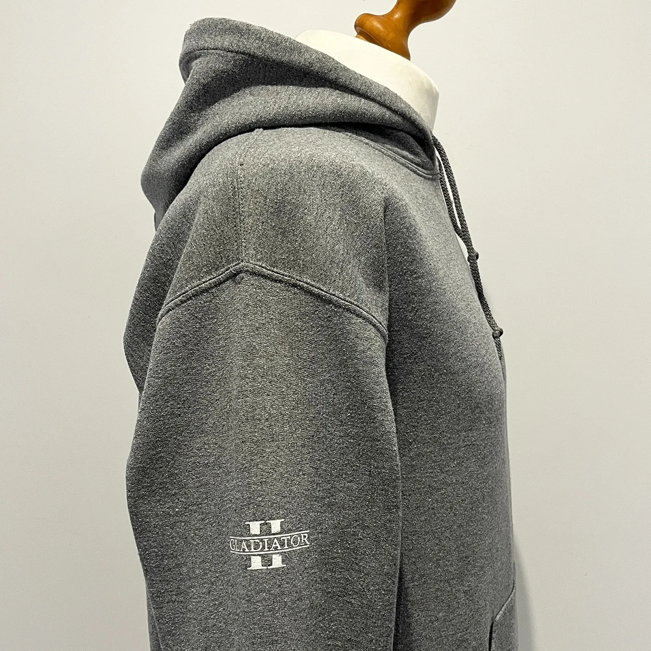 GLADIATOR 2 Cast & Crew Hoodie M Action Vehicles Movie Film Production Gift 2024, изображение 3