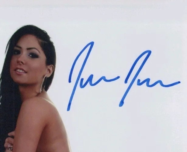Katie Jean — Smokin hott 🔥 model Jaelyn James- signed 8x10 Photo w/COA, изображение 2