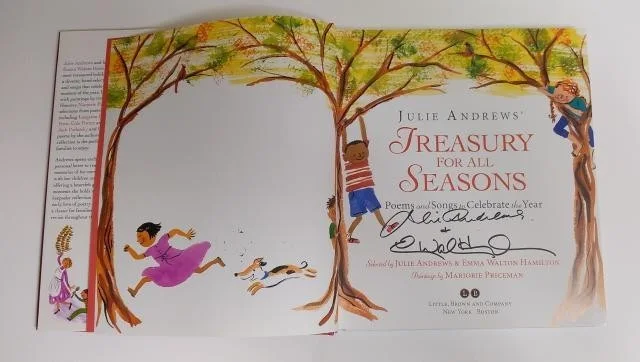 Julie Andrews Hand Signed Book Autograph Treasury for all Seasons, image 3
