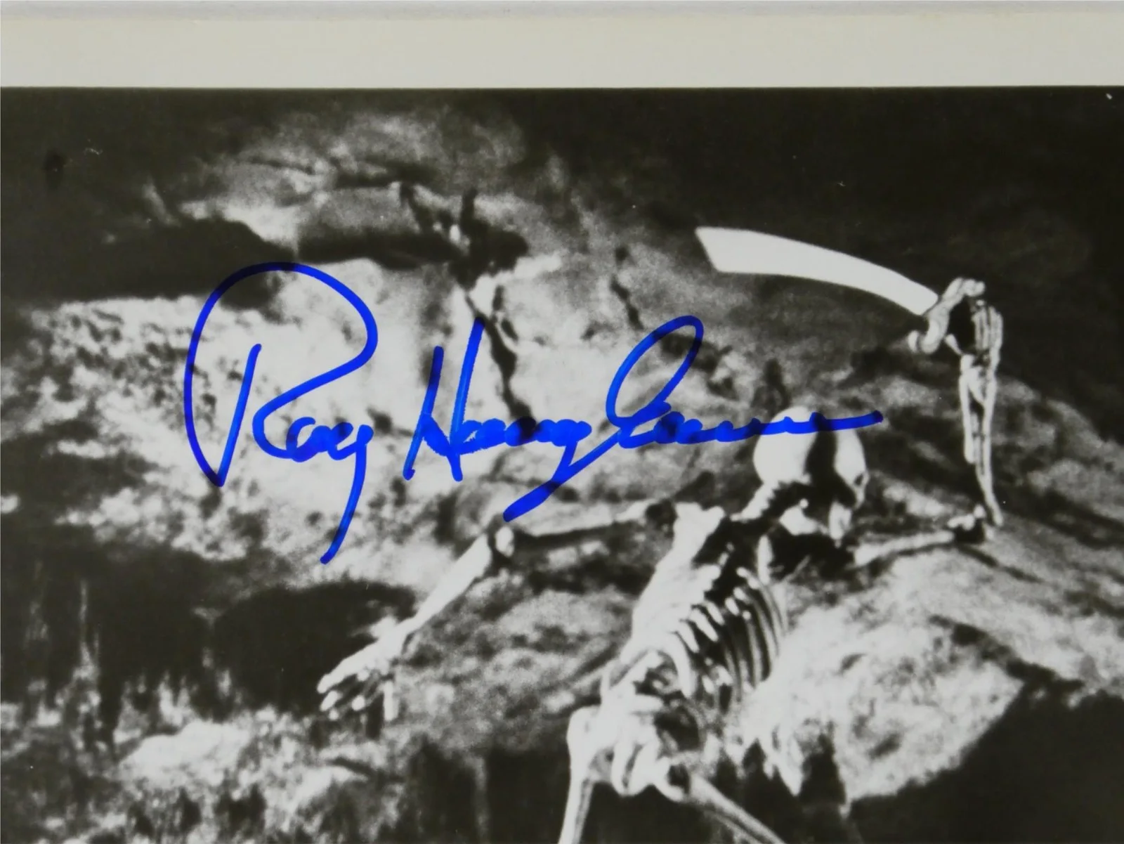 Ray Harryhausen — Ray Harryhausen Signed 8x10 B&W Photo Animator Special Effects Creator JSA COA, изображение 3