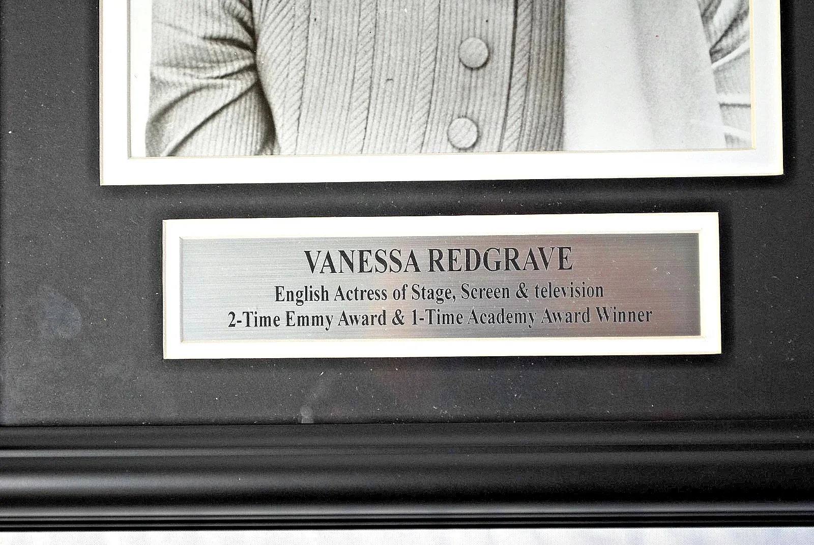 Vanessa Redgrave 8" x 10" Framed Plaque Signed Picture - COA JG AUTOGRAPHS, изображение 2