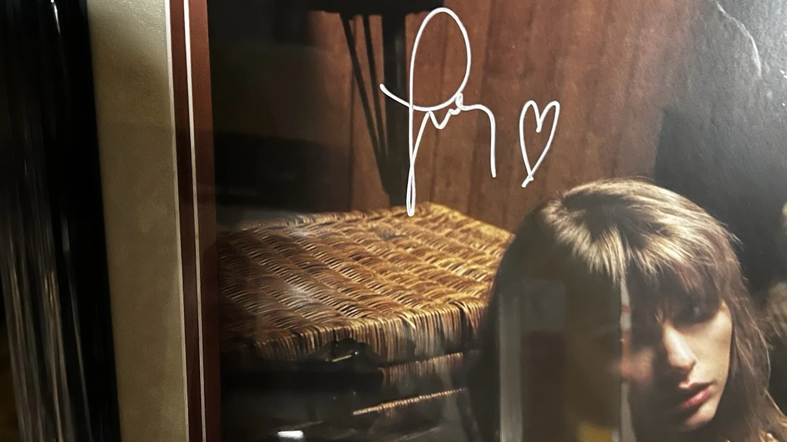Taylor Swift Signed Autograph Vinyl Custom Framed Global Authentics, image 2