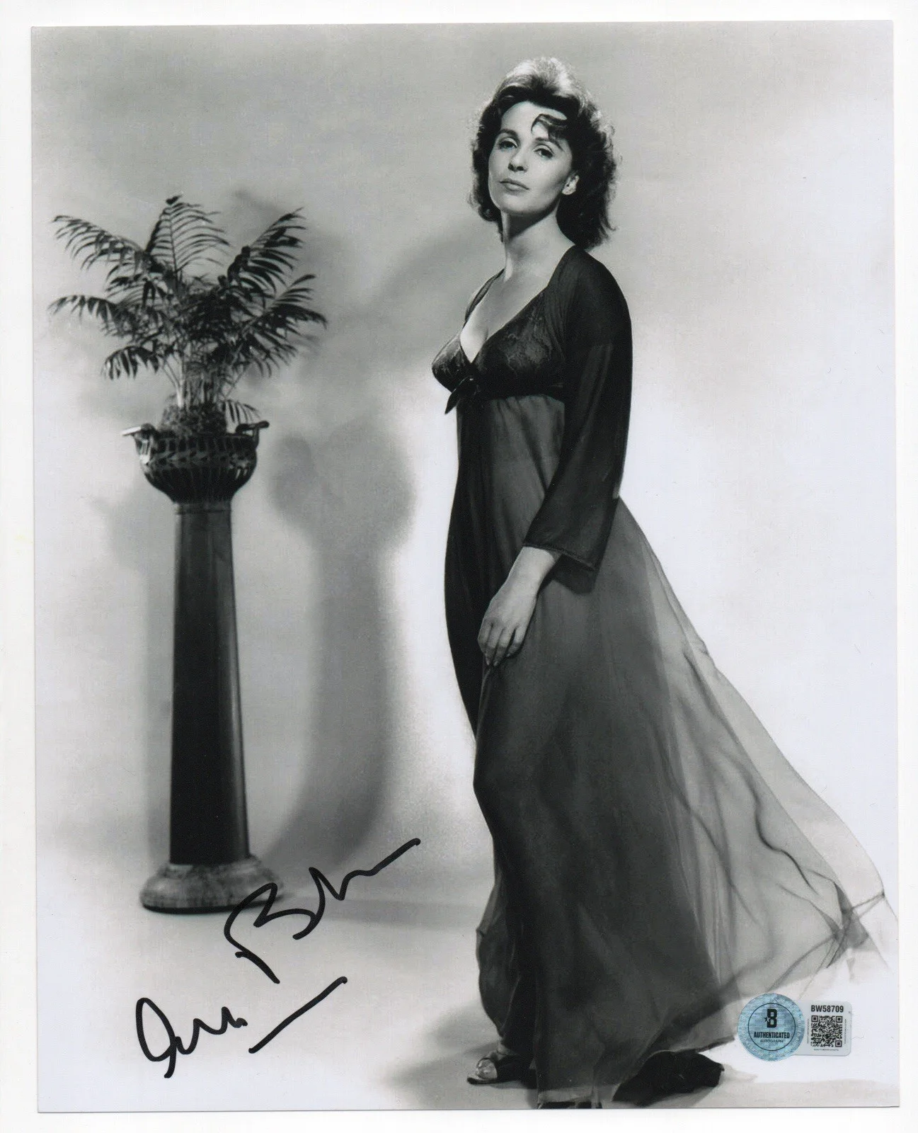 Claire Bloom — Claire Bloom autographed signed 8x10 photo Beckett BAS COA Sexy Hot The Haunting
