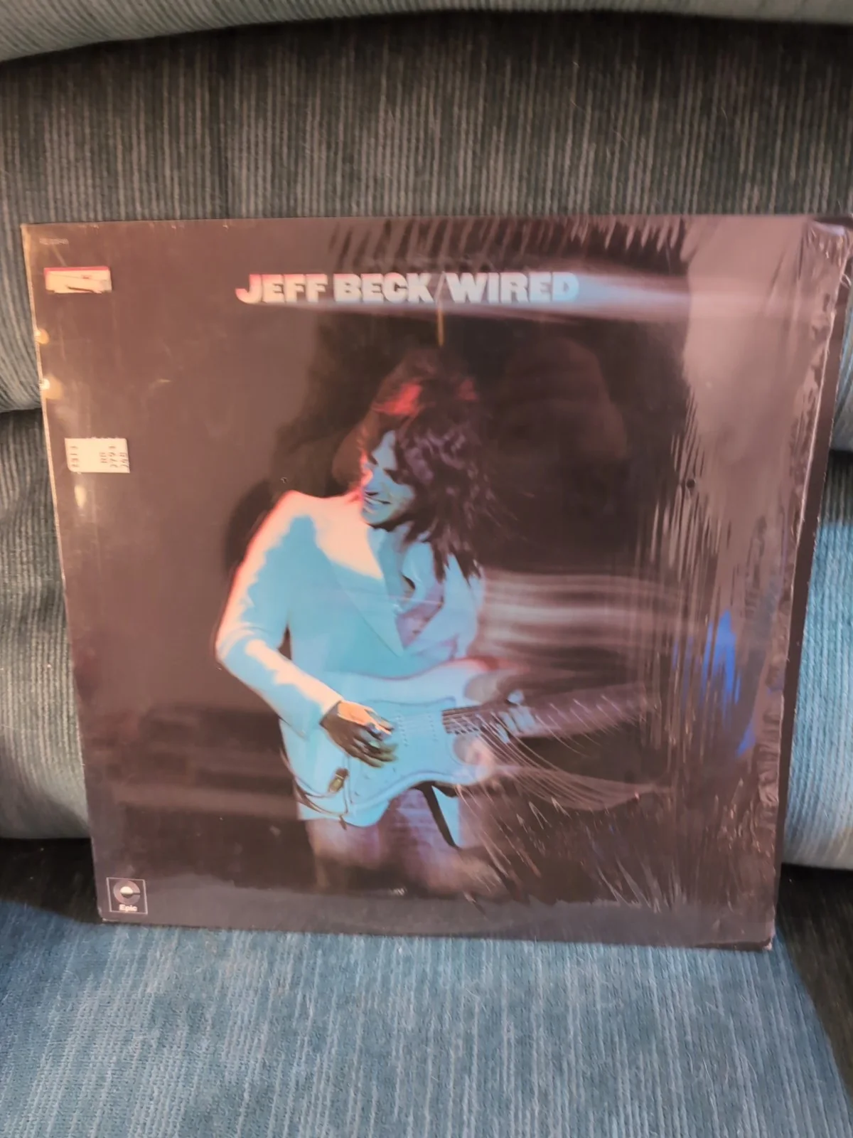 JEFF BECK Wired EPIC LP VG+ SHRINK, image 2