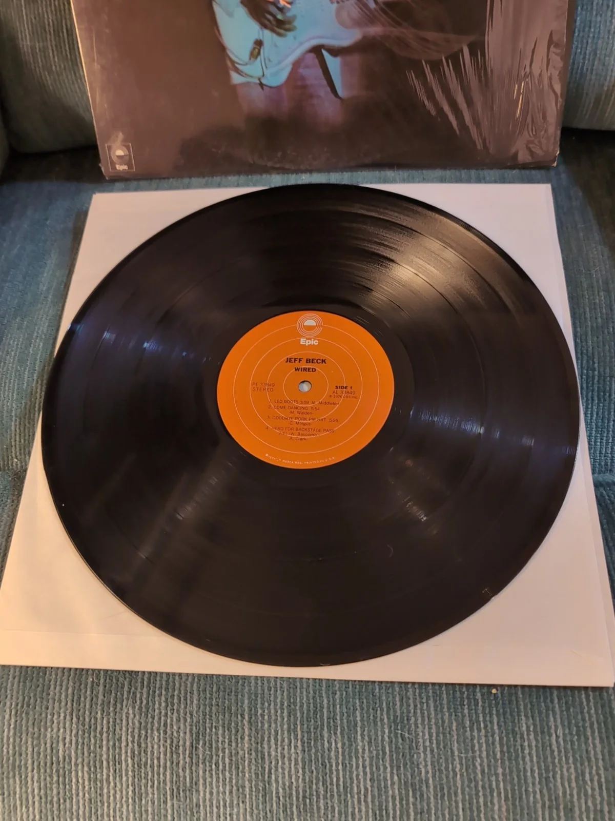 JEFF BECK Wired EPIC LP VG+ SHRINK, image 5