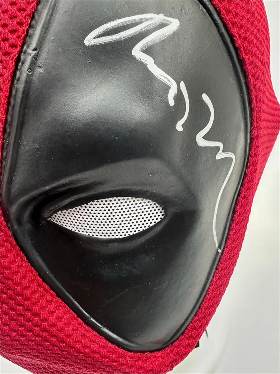🟥 Ryan Reynolds & Stan Lee Signed Deadpool Mask – Certified – Dual Autograph, image 3
