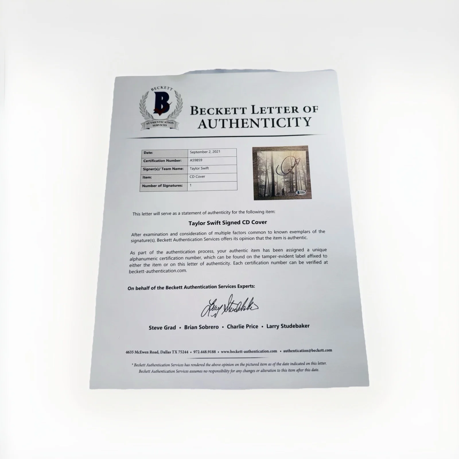 TAYLOR SWIFT SIGNED AUTOGRAPHED FRAMED FOLKLORE BOOKLET & CD BECKETT COA LOA, image 2