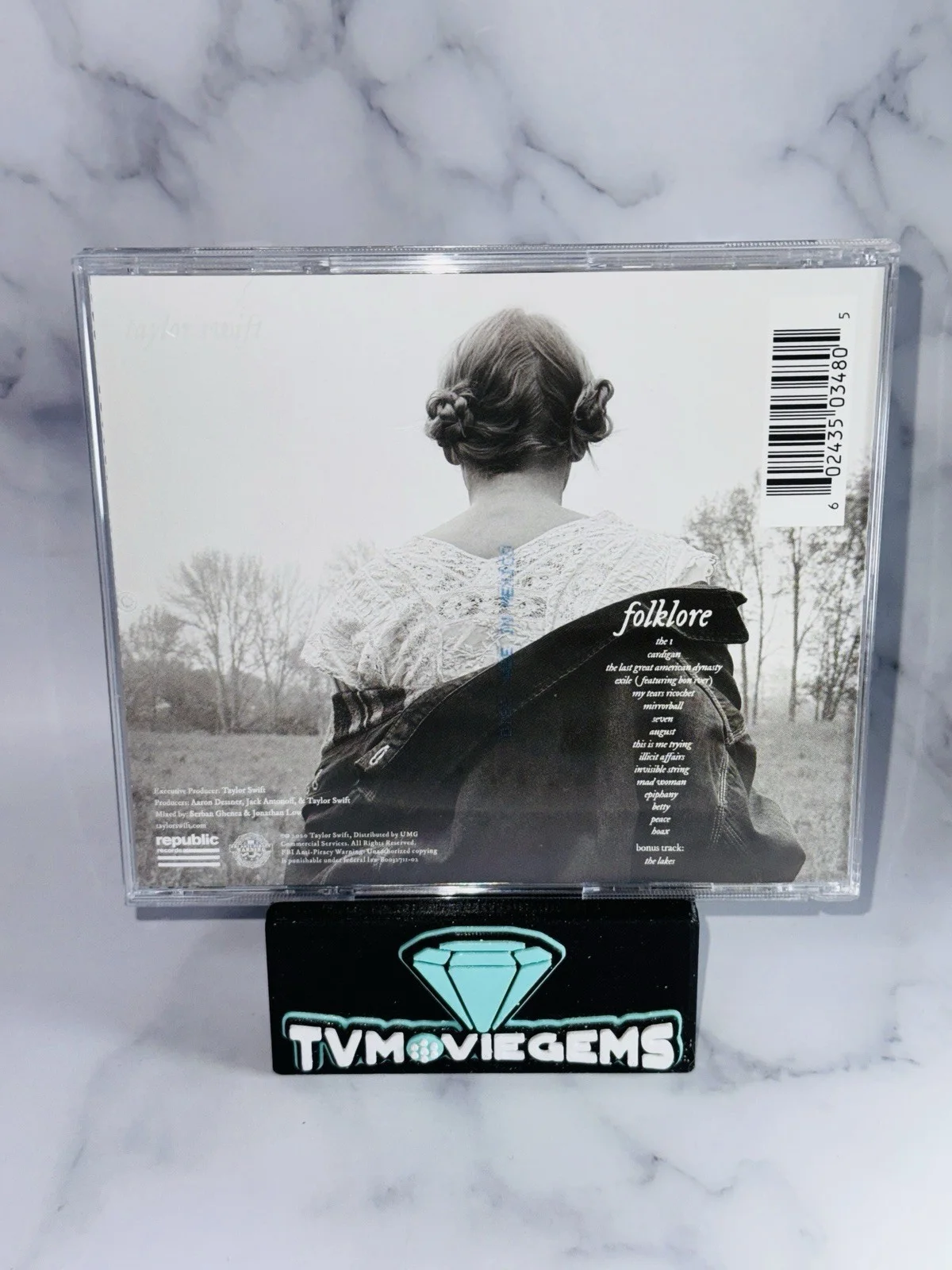 TAYLOR SWIFT SIGNED AUTOGRAPHED FRAMED FOLKLORE BOOKLET & CD BECKETT COA LOA, image 2