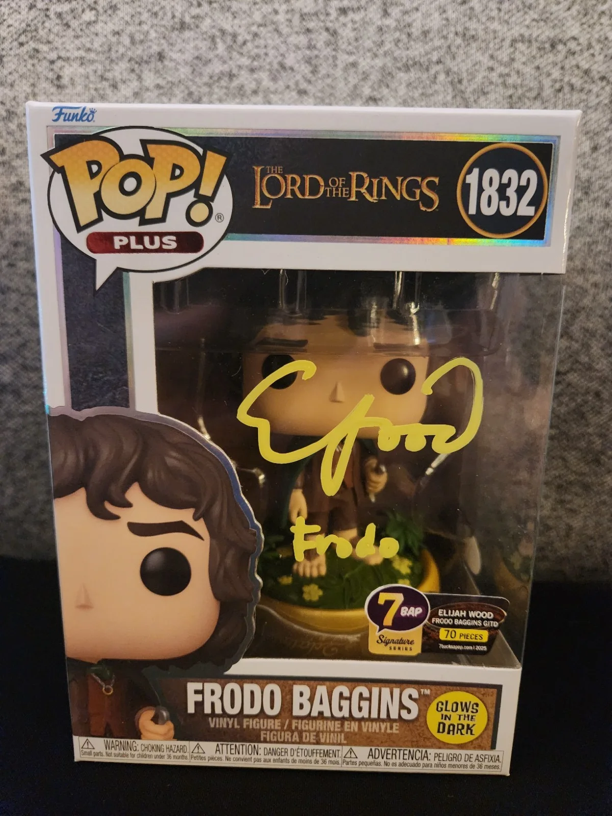 Elijah Wood — Frodo Baggins GITD signed Funko Elijah Wood JSA 1/70, image 4