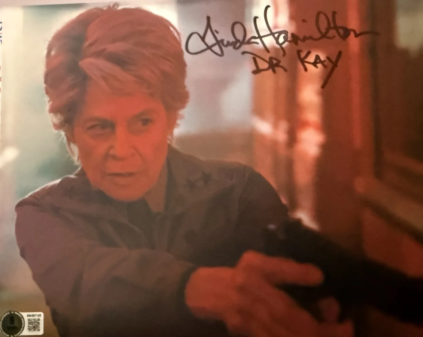 LINDA HAMILTON SIGNED WITH DR KAY STRANGER THINGS PHOTO BECKETT BAS SEASON FIVE, image 2