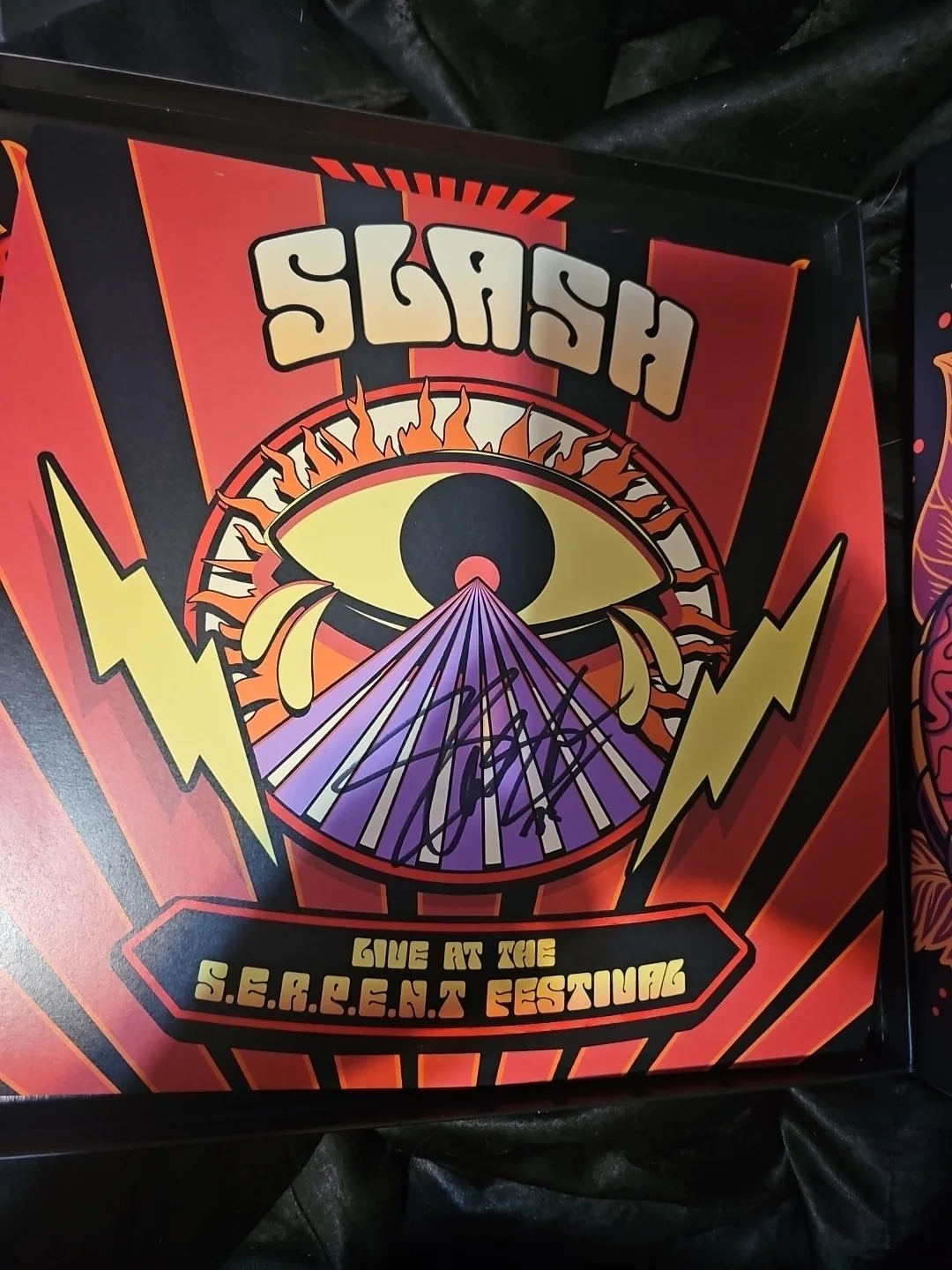 Slash signed LP give at the Serpent festival set pick , cd, image 2