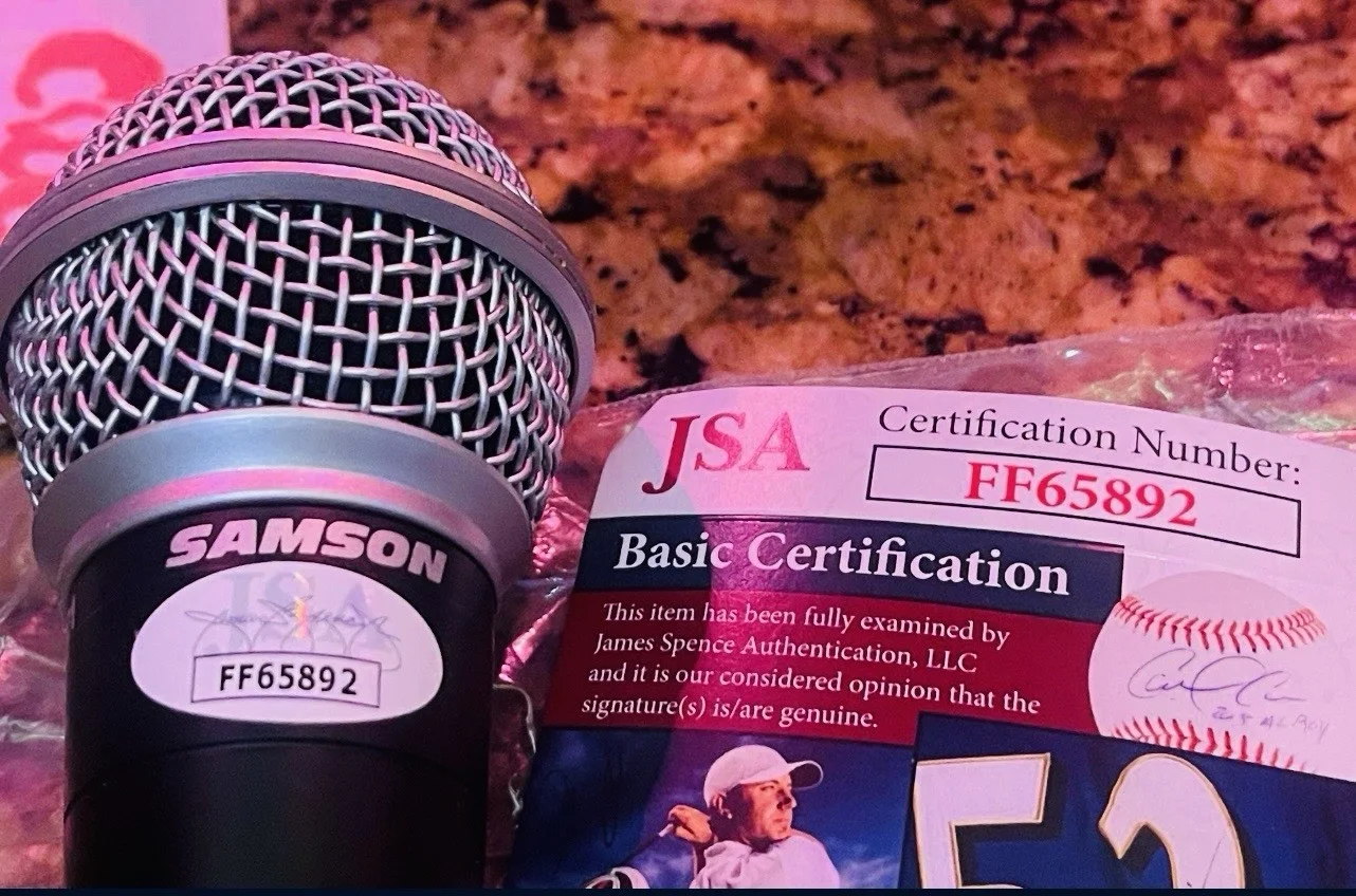 JSA COA SINGER AMY GRANT SIGNED HEAVY REAL SAMSON R21 MICROPHONE, image 2
