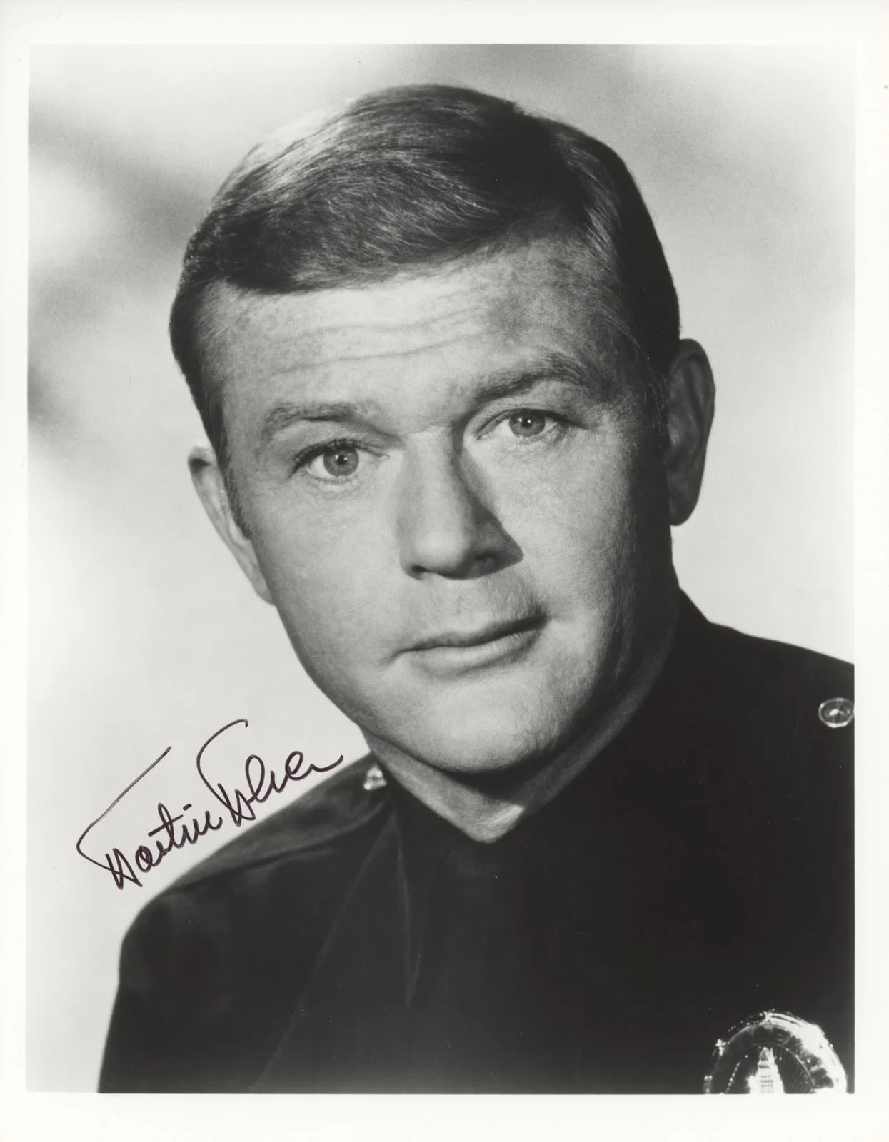 Martin Milner — Martin Milner I/P SIGNED Adam-12 b/w 8"x10" photo w/Coa