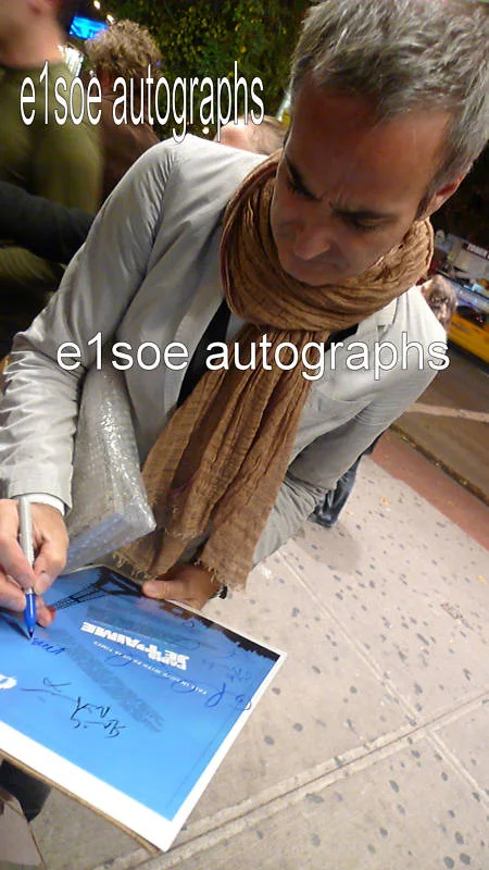 olivier assayas — Director Olivier Assayas Paris Je T'Aime signed 8X10 photo, image 2