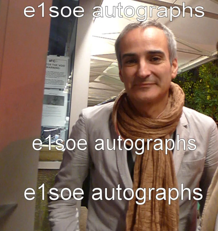 olivier assayas — Director Olivier Assayas Paris Je T'Aime signed 8X10 photo, image 3