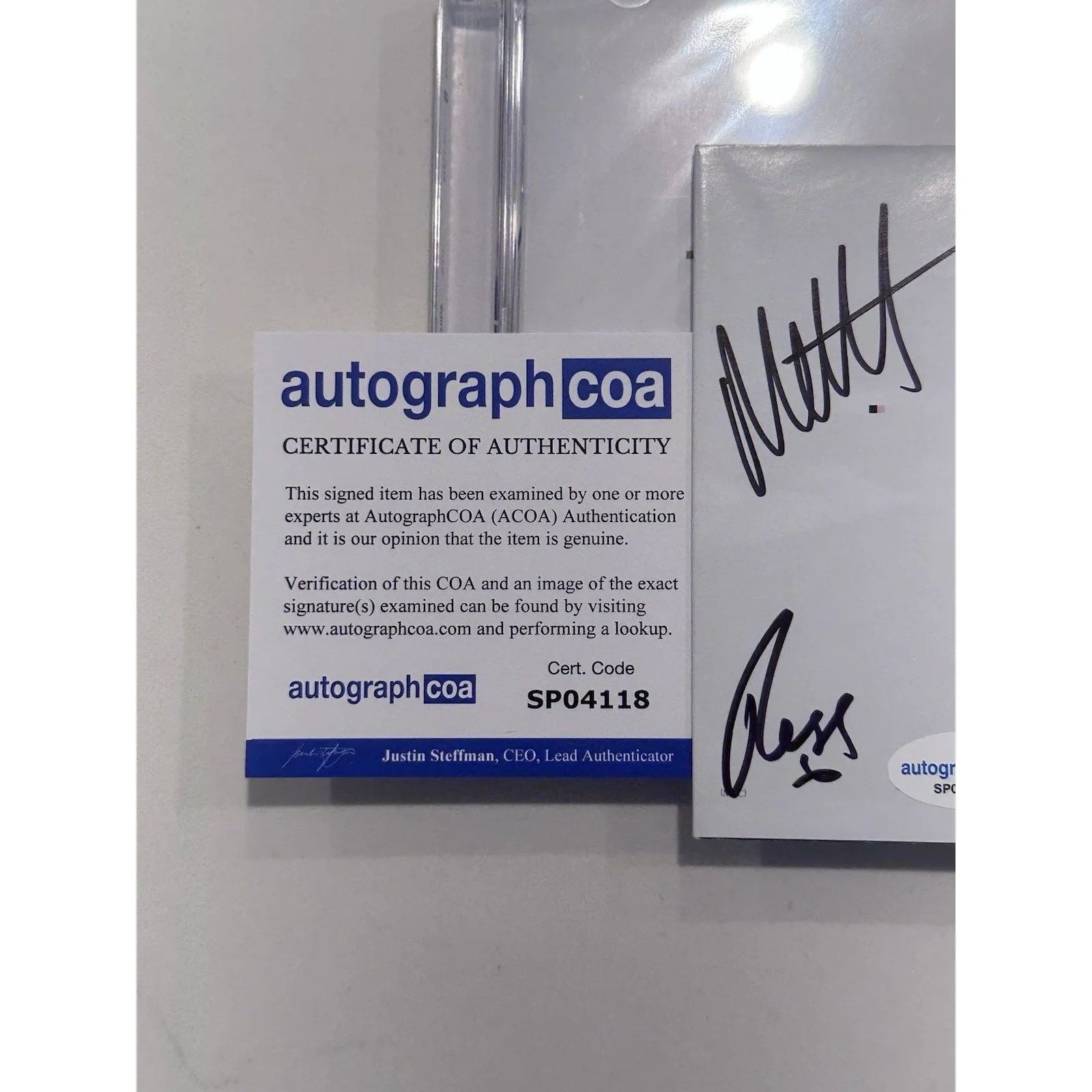 THE 1975 A BRIEF INQUIRY INTO ONLINE RELATIONSHIP Signed AUTOGRAPH CD ACOA COA 3, image 2