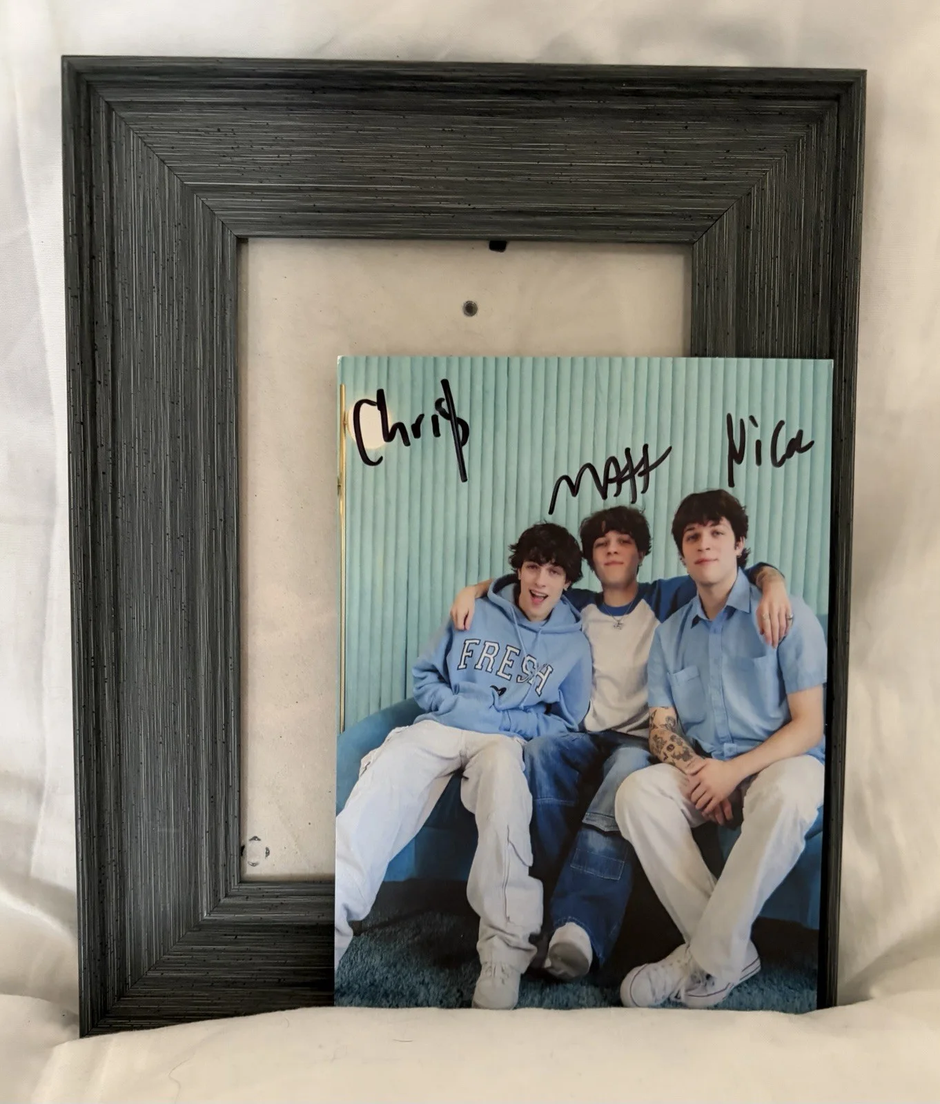 Chris Sturniolo, Matt Sturniolo, Nick Sturniolo — ORIGINAL STURNIOLO TRIPLETS SIGNED 5” X 7” PHOTO CARD CHRIS, MATT, & NICK ALL 3, image 2
