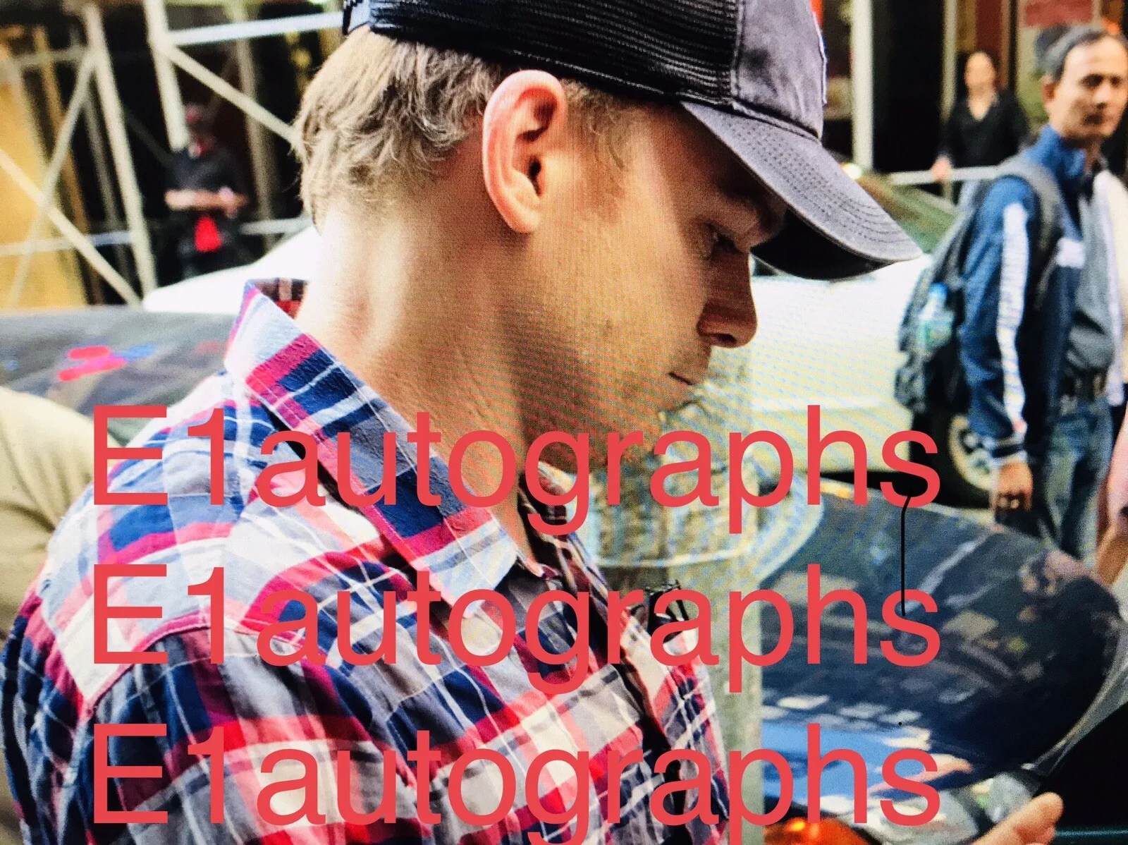 Michael C Hall, Toni Collette, Marisa Tomei,Tracy Signed Realistic Joneses photo, image 4