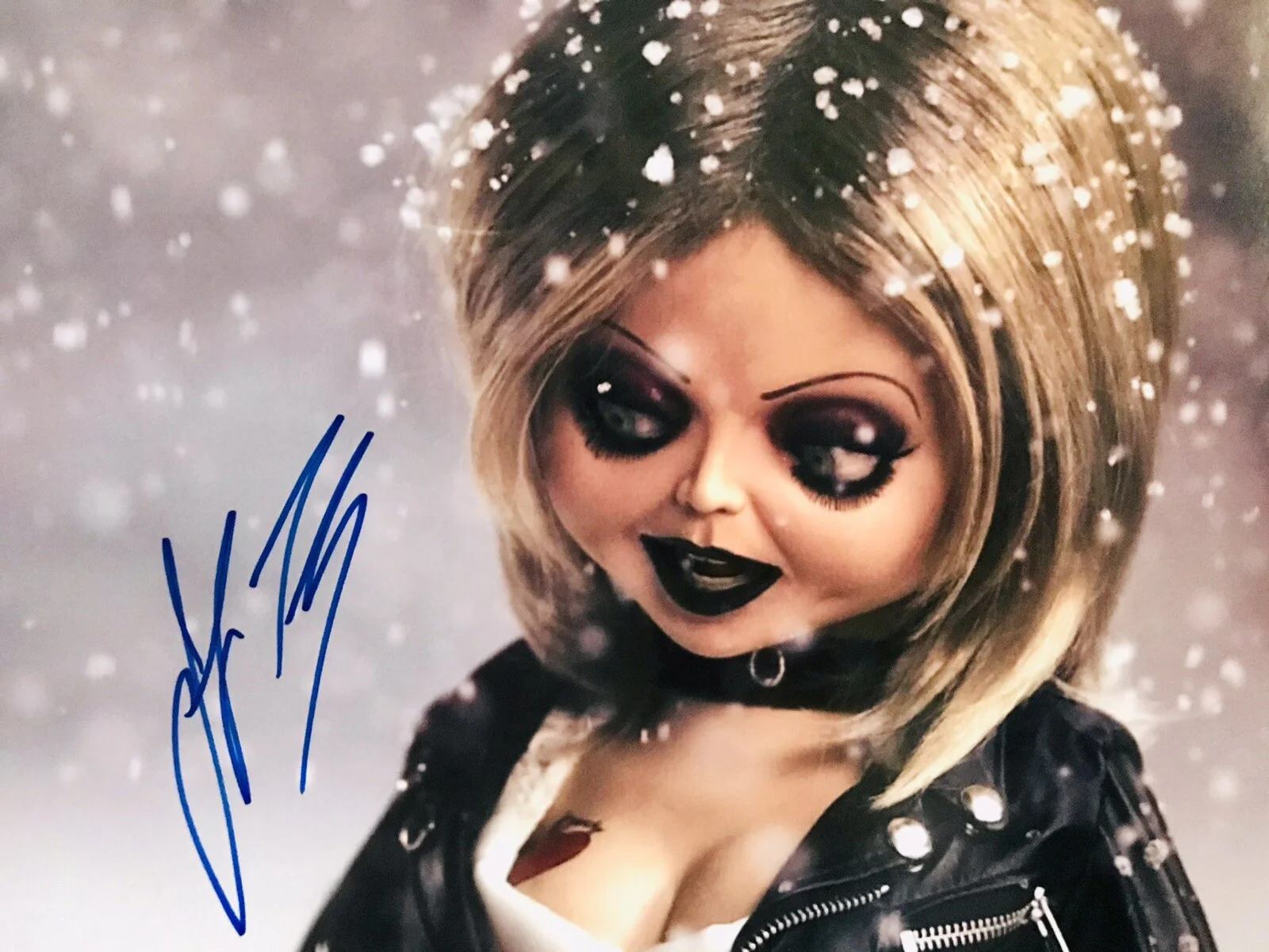 Jennifer Tilly — Jennifer Tilly signed 8x10 photo In Person. Proof - Bride of Chucky