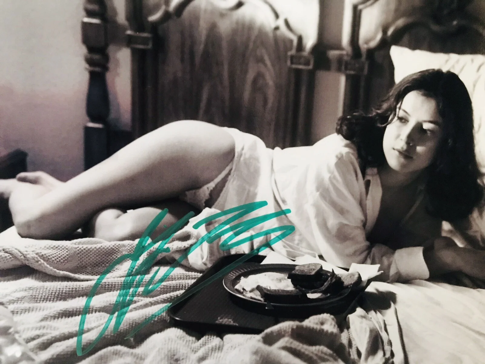 Jennifer Tilly — Jennifer Tilly signed 8x10 photo In Person. Proof - Bride of Chucky