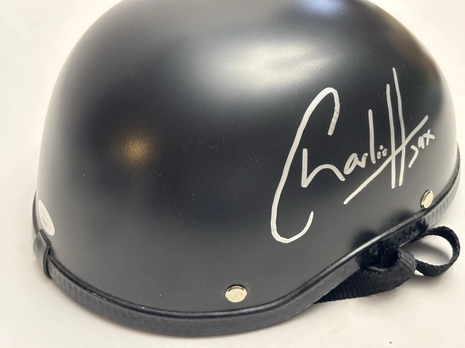 Charlie Humman — Charlie Hunnam, “Jax” Sons of Anarchy Hand Signed Autographed Motorcycle Helmet, изображение 4