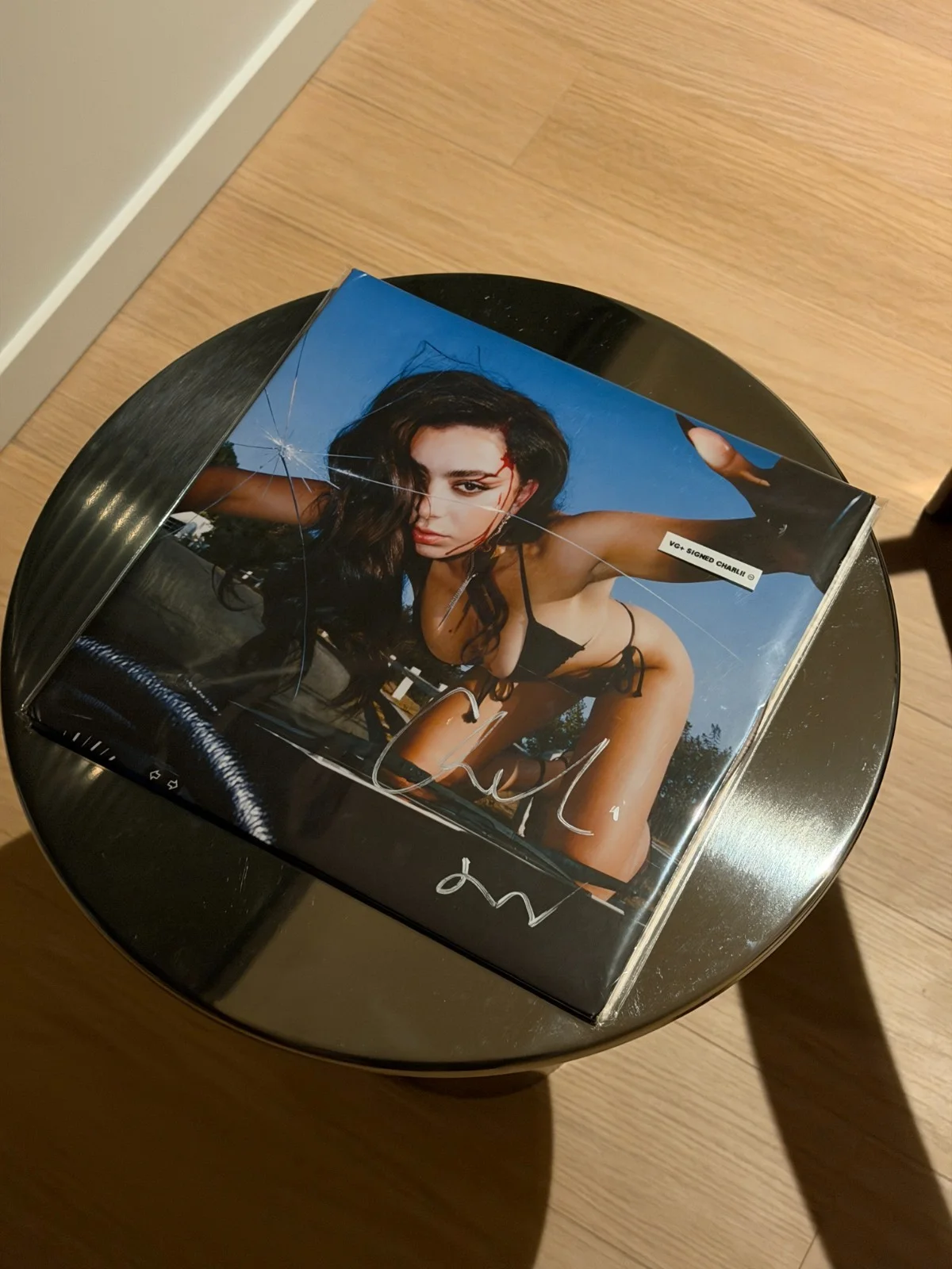 Charli XCX – Crash Vinyl LP (Red Marble) – SIGNED – Limited Edition, image 3